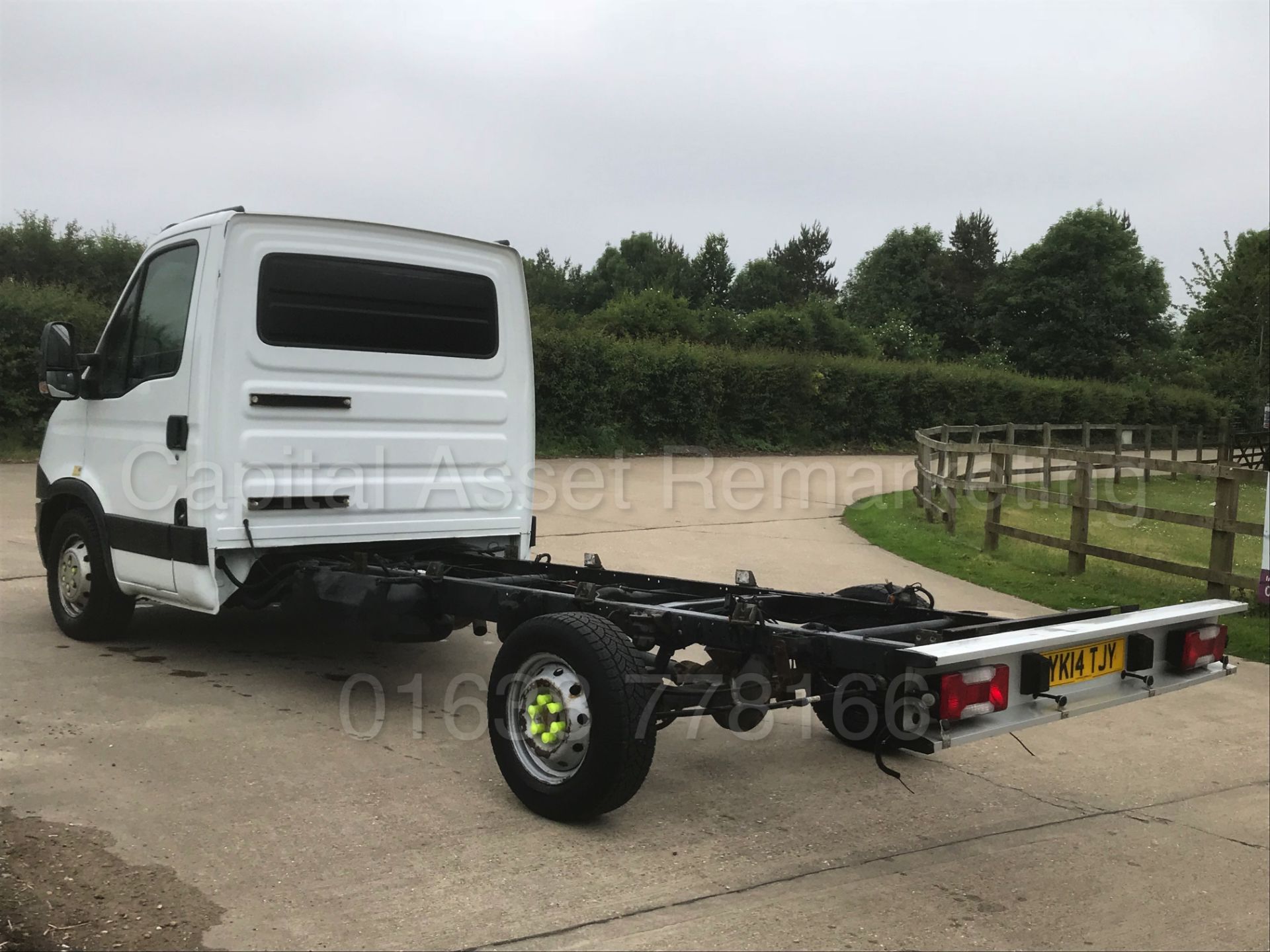 IVECO DAILY 35S11 'LWB - CHASSIS CAB' (2014 - 14 REG) '2.3 DIESEL - 6 SPEED' (1 OWNER) - Image 7 of 23