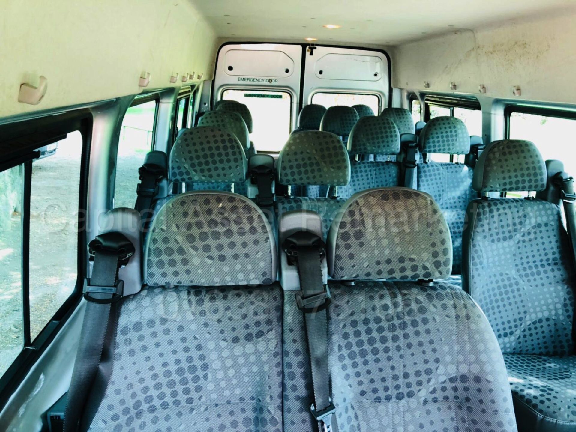 FORD TRANSIT 140 T430 'XLWB - 17 SEATER MINI-BUS' (2007) '2.4 TDCI - 140 BHP - 6 SPEED' (NO VAT) - Image 31 of 32