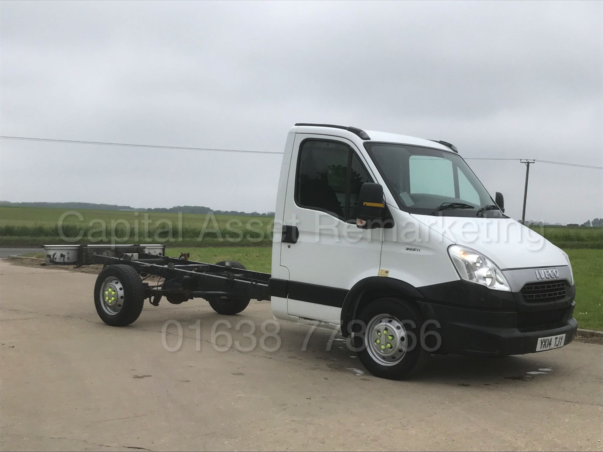 IVECO DAILY 35S11 'LWB - CHASSIS CAB' (2014 - 14 REG) '2.3 DIESEL - 6 SPEED' (1 OWNER) - Image 2 of 23