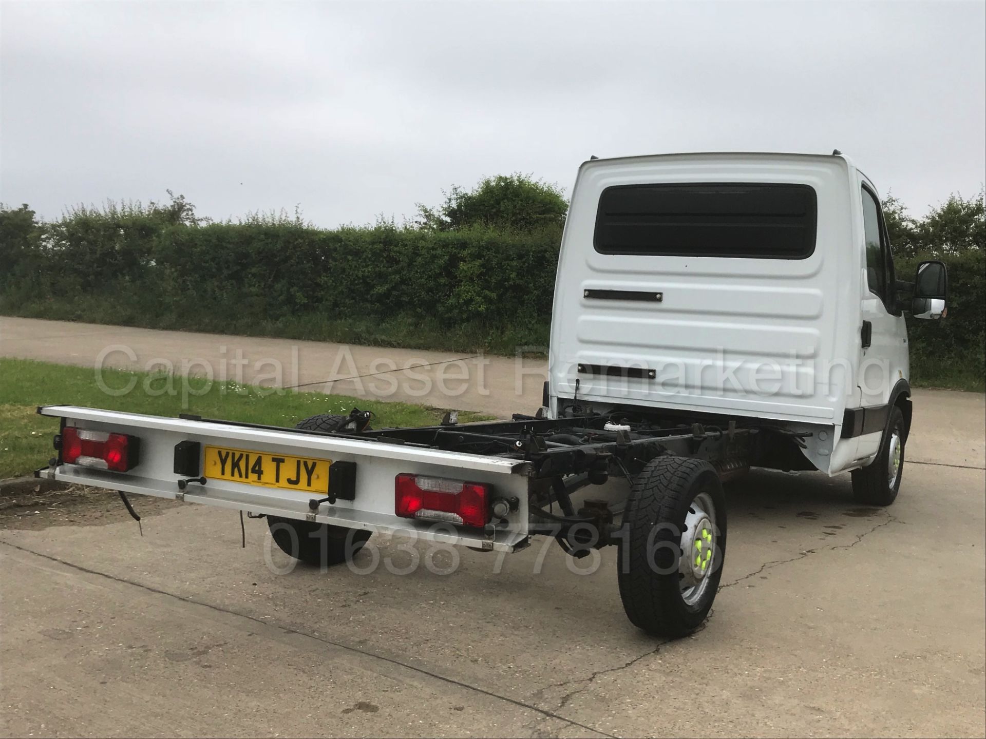 IVECO DAILY 35S11 'LWB - CHASSIS CAB' (2014 - 14 REG) '2.3 DIESEL - 6 SPEED' (1 OWNER) - Image 10 of 23