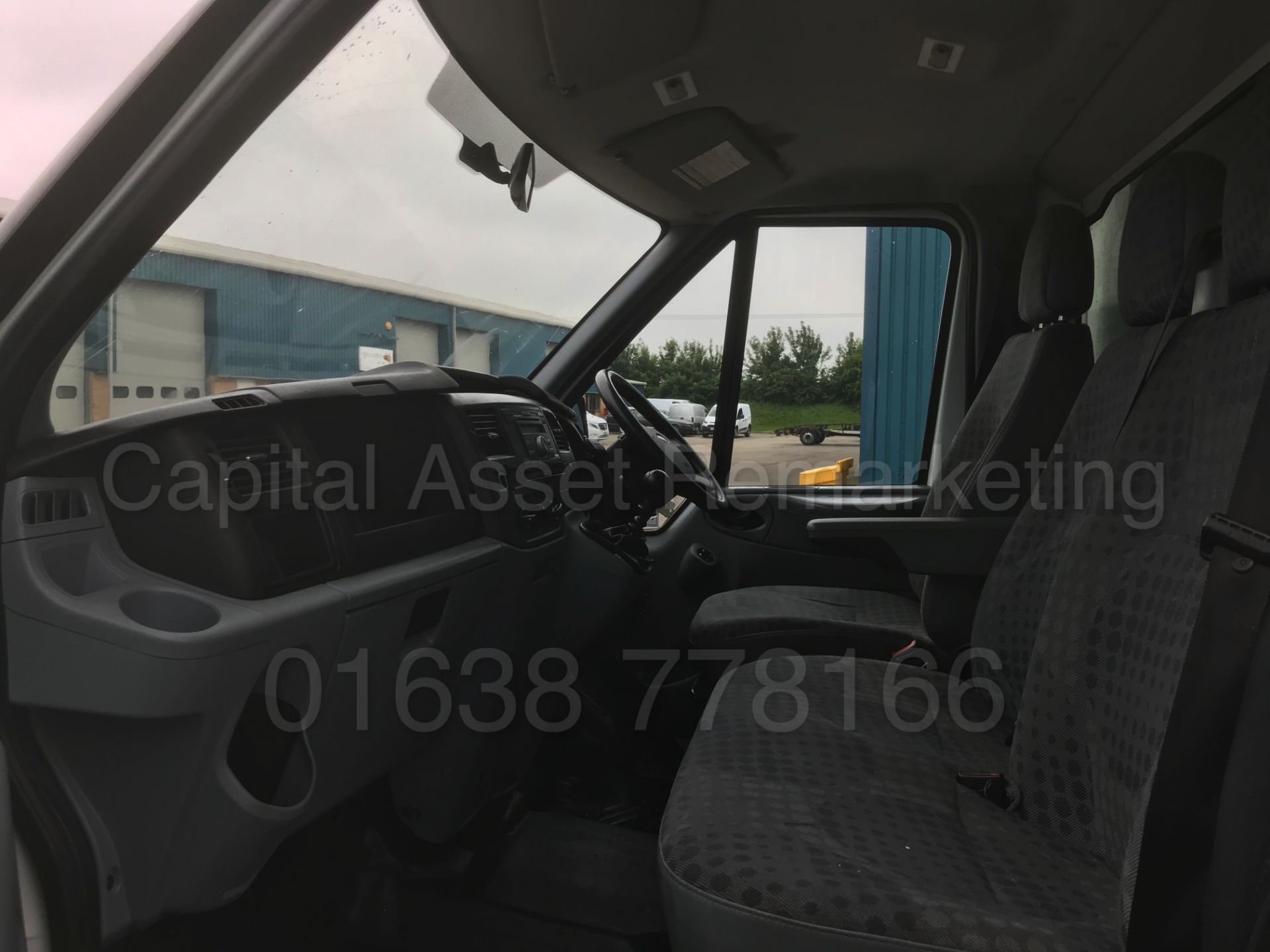 FORD TRANSIT 125 T350 'LWB - LUTON / BOX VAN' (2014) '2.2 TDCI - 125 BHP - 6 SPEED' **TAIL-LIFT** - Image 16 of 33