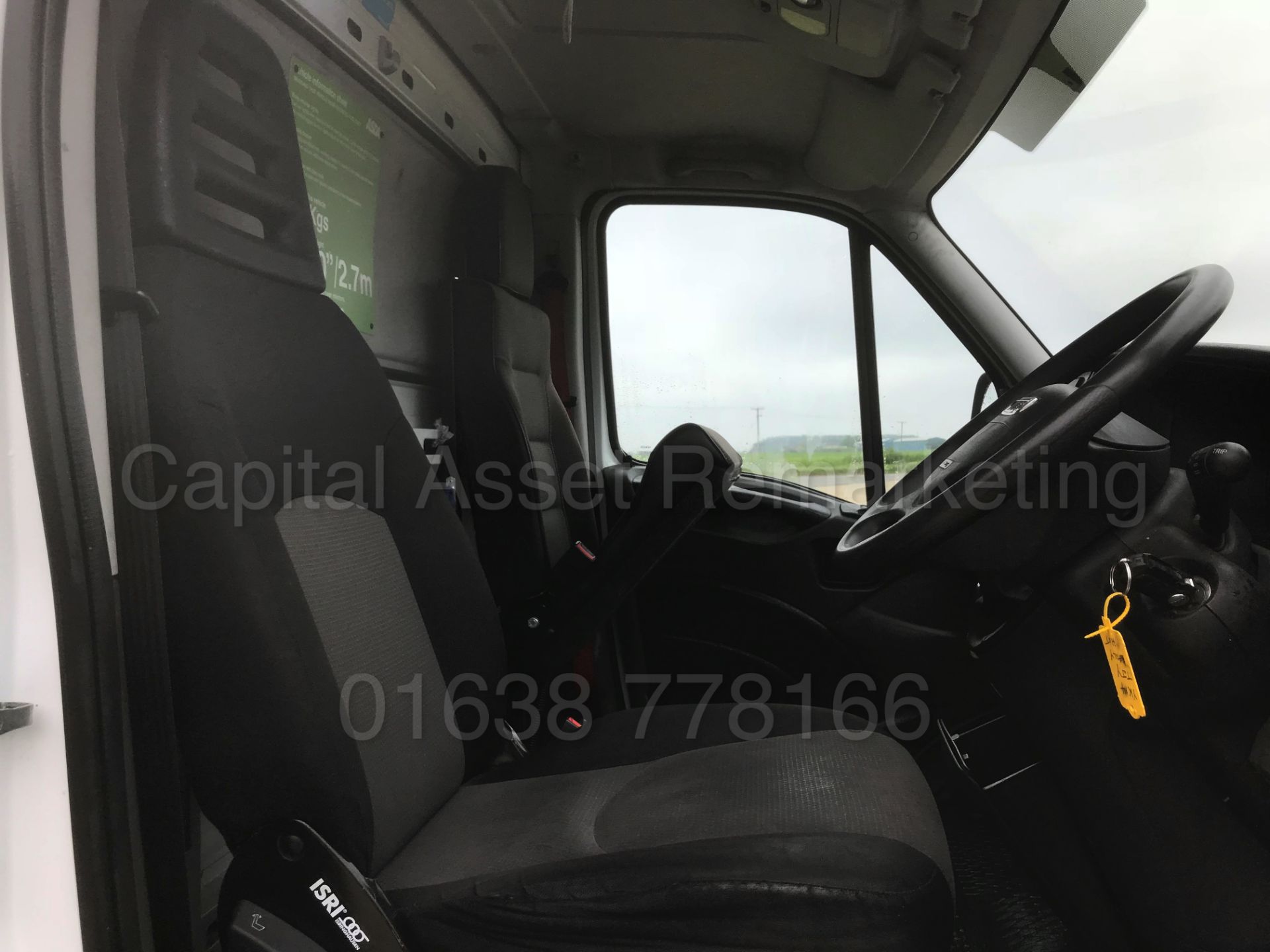 IVECO DAILY 35S11 'LWB - CHASSIS CAB' (2014 - 14 REG) '2.3 DIESEL - 6 SPEED' (1 OWNER) - Image 16 of 23