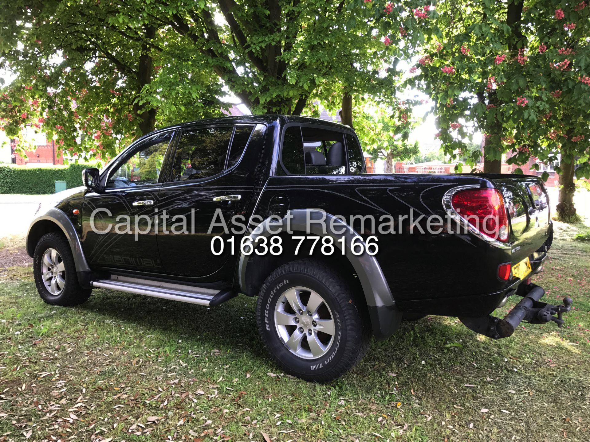 (ON SALE) MITSUBISHI L200 2.5DID "ANIMAL" BLACK EDITION" DC - LOW MILES - LEATHER - HUGE SPEC - WOW! - Image 7 of 20
