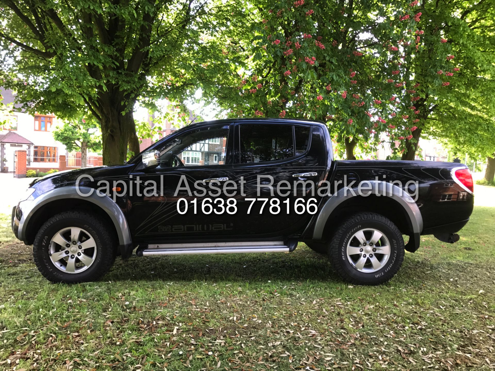 (ON SALE) MITSUBISHI L200 2.5DID "ANIMAL" BLACK EDITION" DC - LOW MILES - LEATHER - HUGE SPEC - WOW! - Image 6 of 20