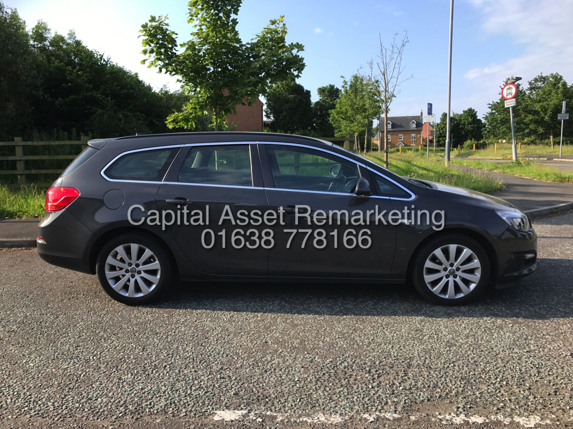 On Sale VAUXHALL ASTRA 1.3CDTI "TECH LINE" ESTATE (2013 MODEL) 1 OWNER WITH HISTORY SAT NAV AIR CON - Image 10 of 20