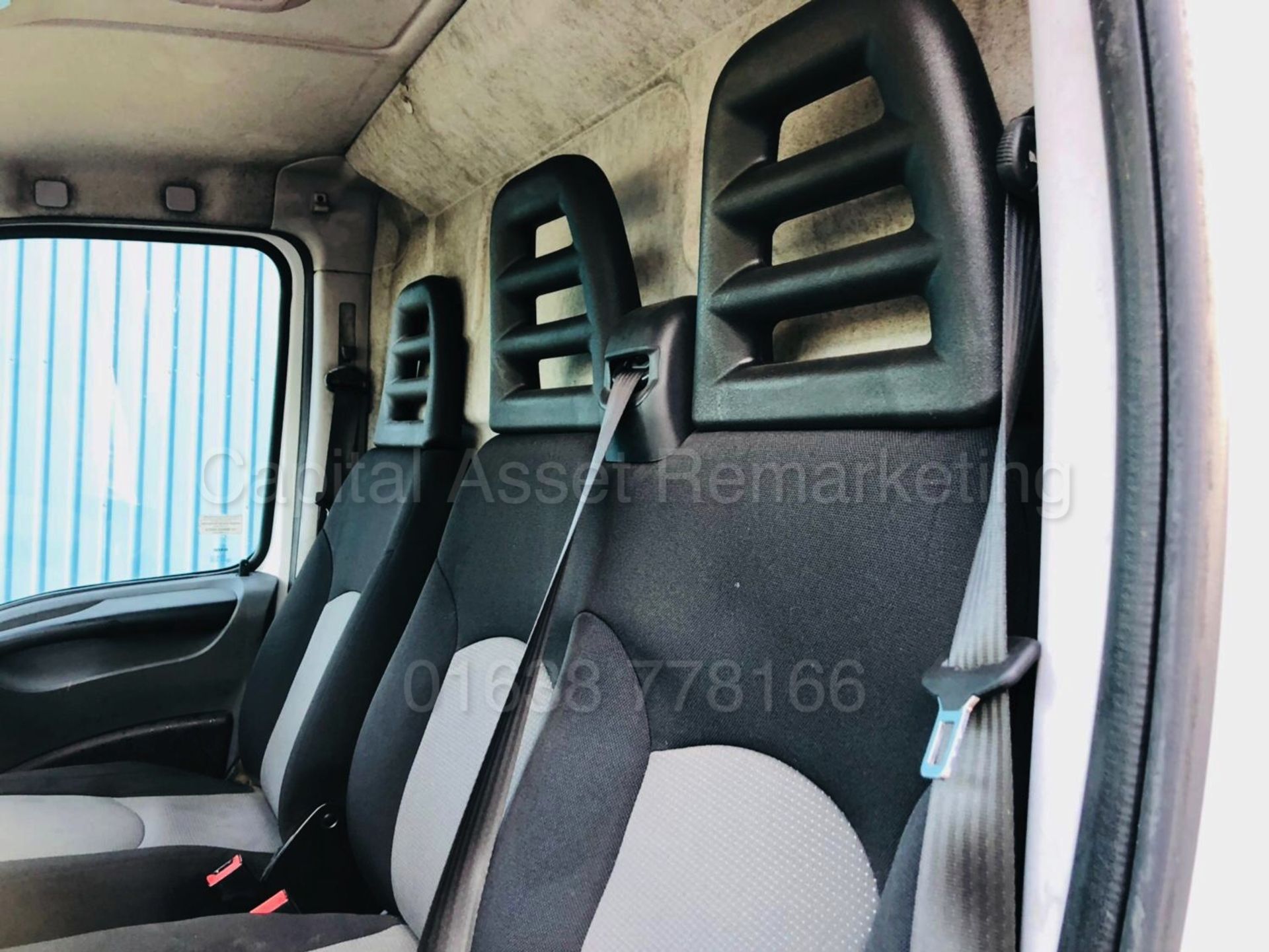 (On Sale) IVECO DAILY 35S11 'LCV - PANEL VAN' (2013 MODEL) '2.3 DIESEL - 110 BHP - 6 SPEED' - Image 17 of 32