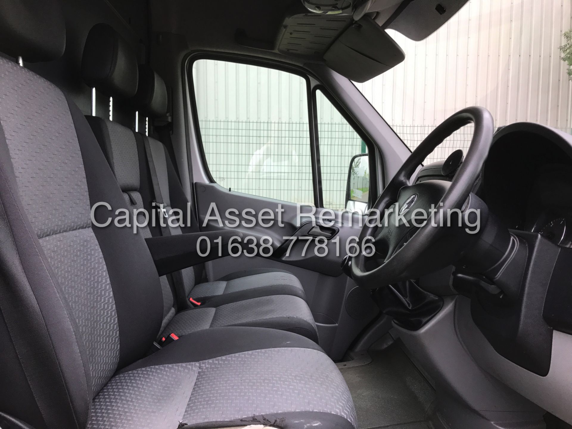 VOLKSWAGEN CRAFTER 2.0TDI "136BHP - 6 SPEED" MWB / HI TOP - 1 OWNER FSH - SILVER - Image 7 of 13