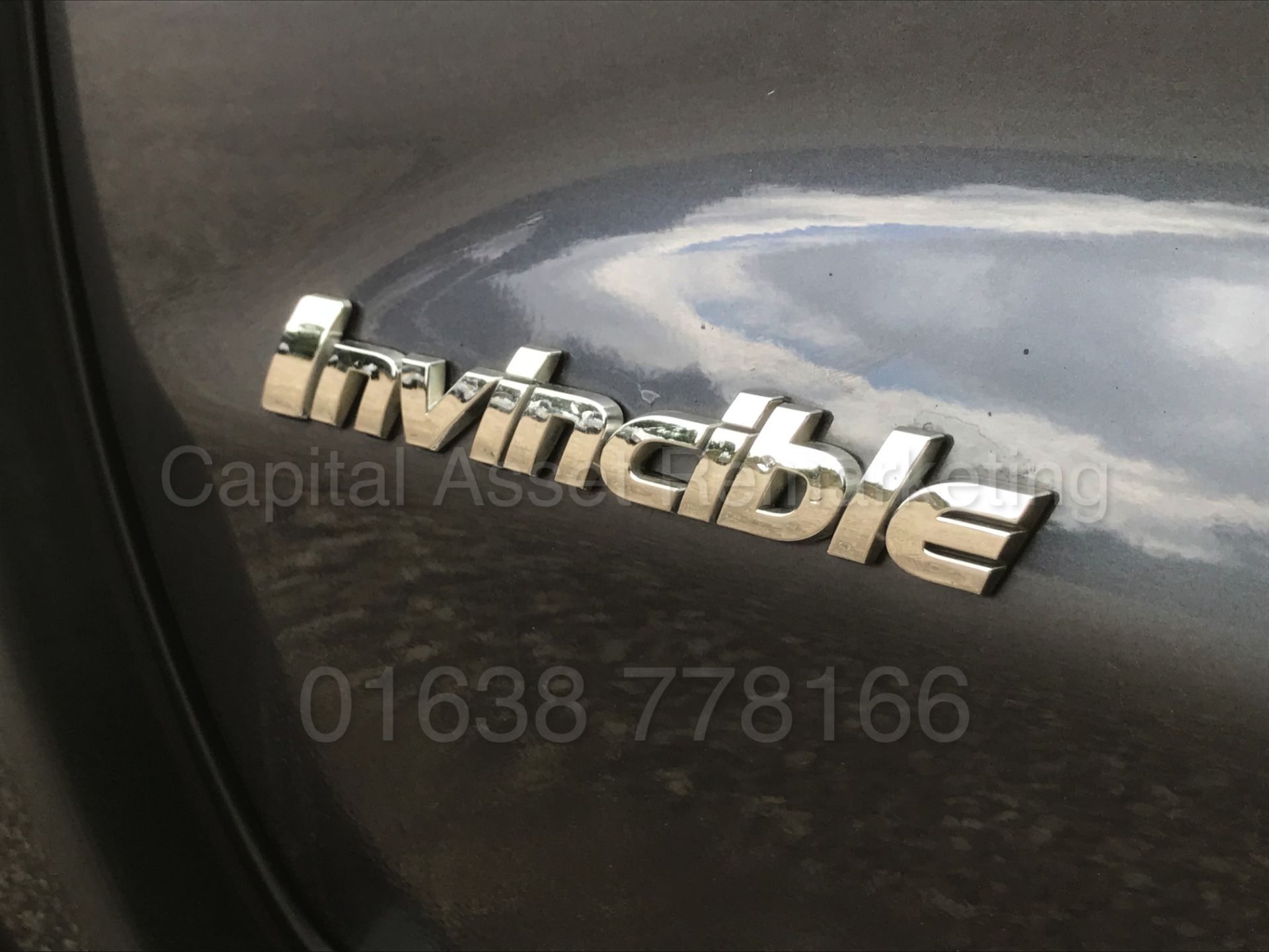 TOYOTA HILUX 'INVINCIBLE' (2014 MODEL) D/CAB PICK-UP '3.0 D-4D - AUTO - LEATHER - SAT NAV' (1 OWNER) - Image 21 of 51