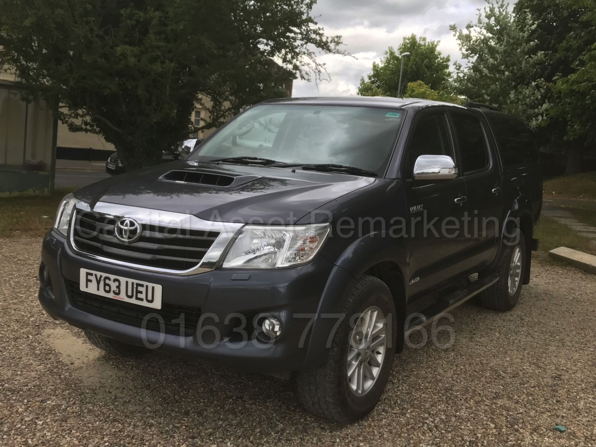 TOYOTA HILUX 'INVINCIBLE' (2014 MODEL) D/CAB PICK-UP '3.0 D-4D - AUTO - LEATHER - SAT NAV' (1 OWNER) - Image 6 of 51