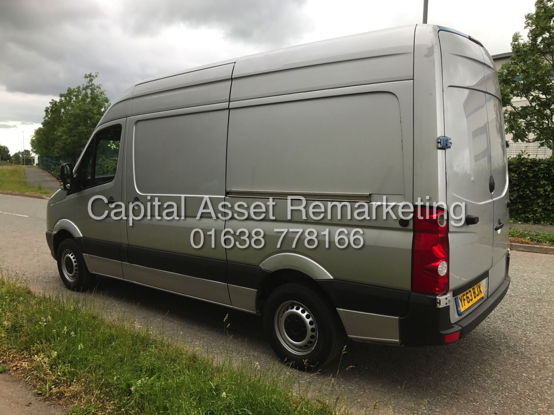 VOLKSWAGEN CRAFTER 2.0TDI "136BHP - 6 SPEED" MWB / HI TOP - 1 OWNER FSH - SILVER - Image 2 of 13