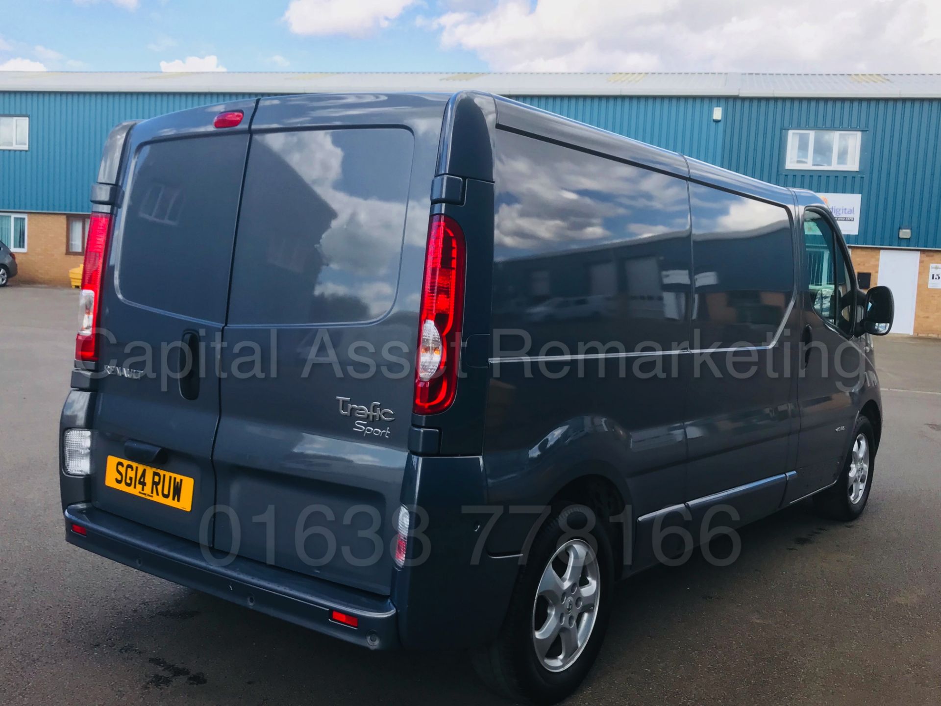 (On Sale) RENAULT TRAFIC 'SPORT EDITION' LWB (2014) '2.0 DCI - 115 BHP - 6 SPEED' *AIR CON* (NO VAT) - Image 7 of 40