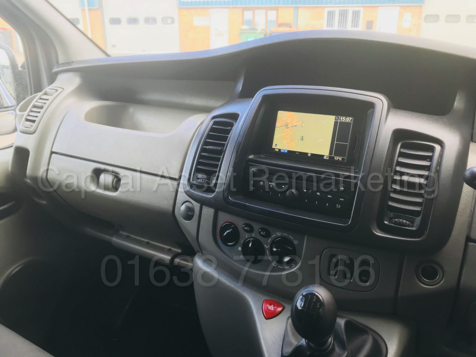 (On Sale) RENAULT TRAFIC 'SPORT EDITION' LWB (2014) '2.0 DCI - 115 BHP - 6 SPEED' *AIR CON* (NO VAT) - Image 28 of 40