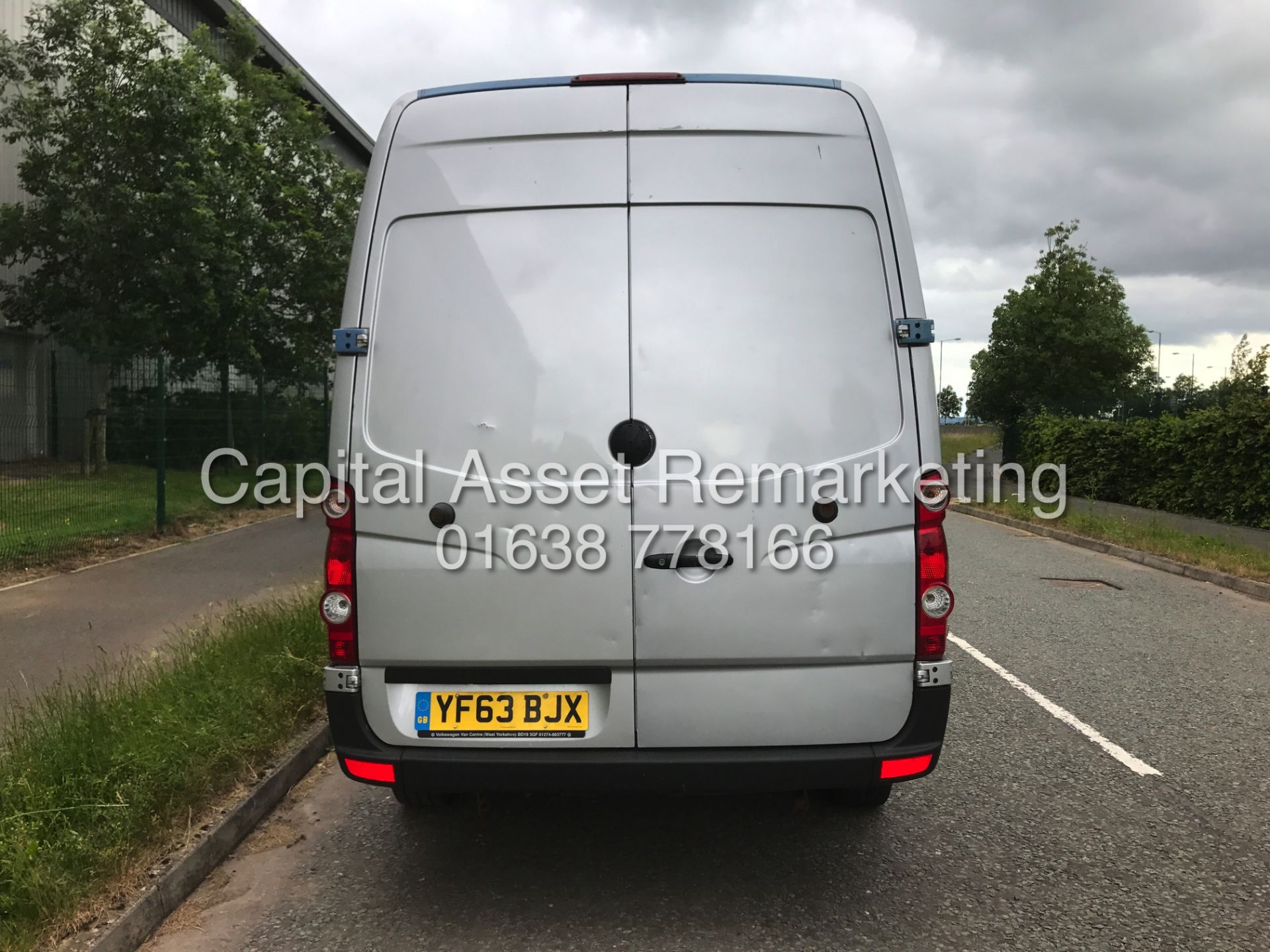 VOLKSWAGEN CRAFTER 2.0TDI "136BHP - 6 SPEED" MWB / HI TOP - 1 OWNER FSH - SILVER - Image 3 of 13