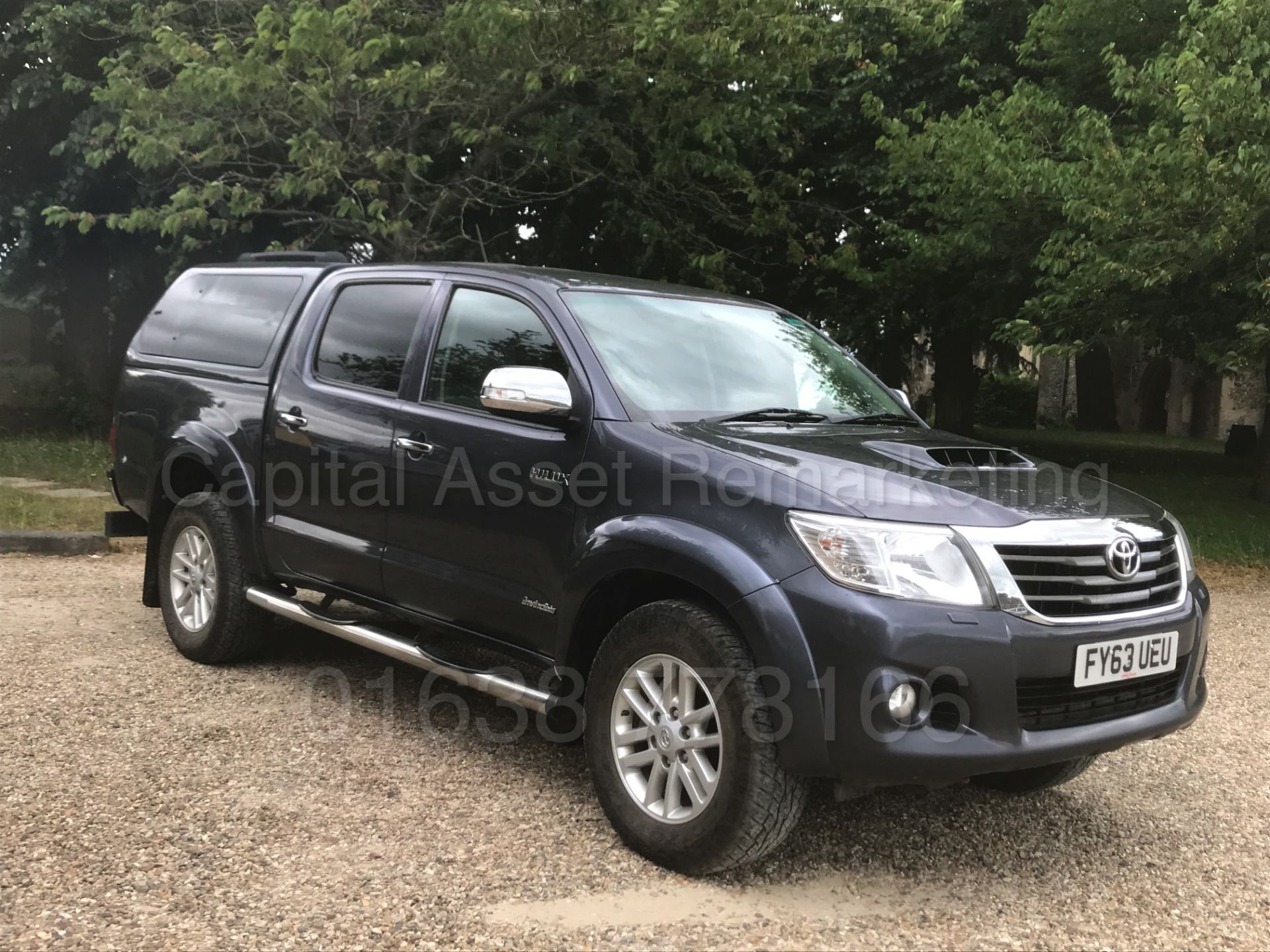 TOYOTA HILUX 'INVINCIBLE' (2014 MODEL) D/CAB PICK-UP '3.0 D-4D - AUTO - LEATHER - SAT NAV' (1 OWNER) - Image 3 of 51