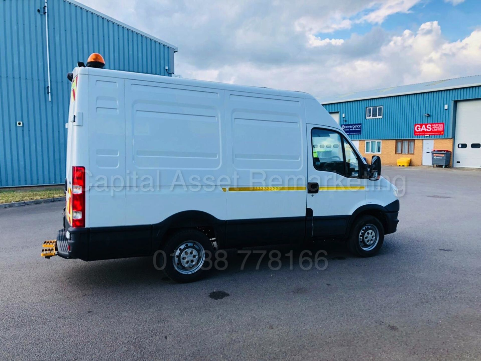 (On Sale) IVECO DAILY 35S11 'LCV - PANEL VAN' (2013 MODEL) '2.3 DIESEL - 110 BHP - 6 SPEED' - Image 11 of 32