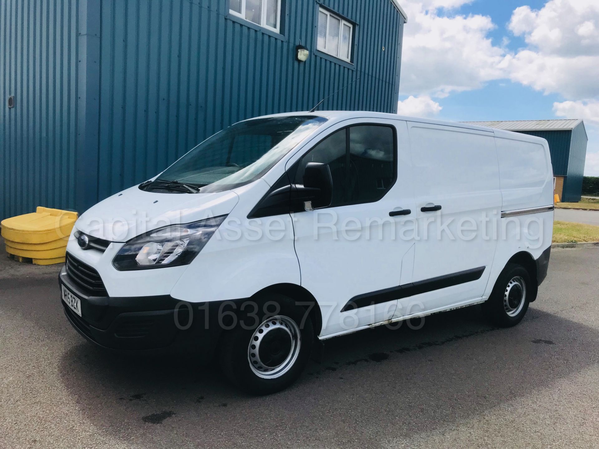 FORD TRANSIT CUSTOM 290 'ECO-TECH' **PANEL VAN** (2015) '2.2 TDCI - 100 BHP - 6 SPEED' - Image 6 of 31