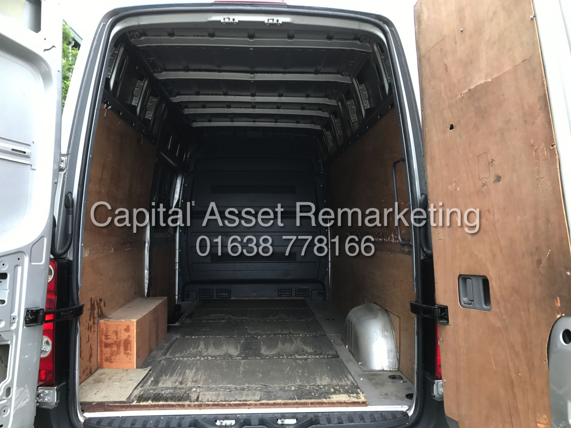 VOLKSWAGEN CRAFTER 2.0TDI "136BHP - 6 SPEED" MWB / HI TOP - 1 OWNER FSH - SILVER - Image 13 of 13