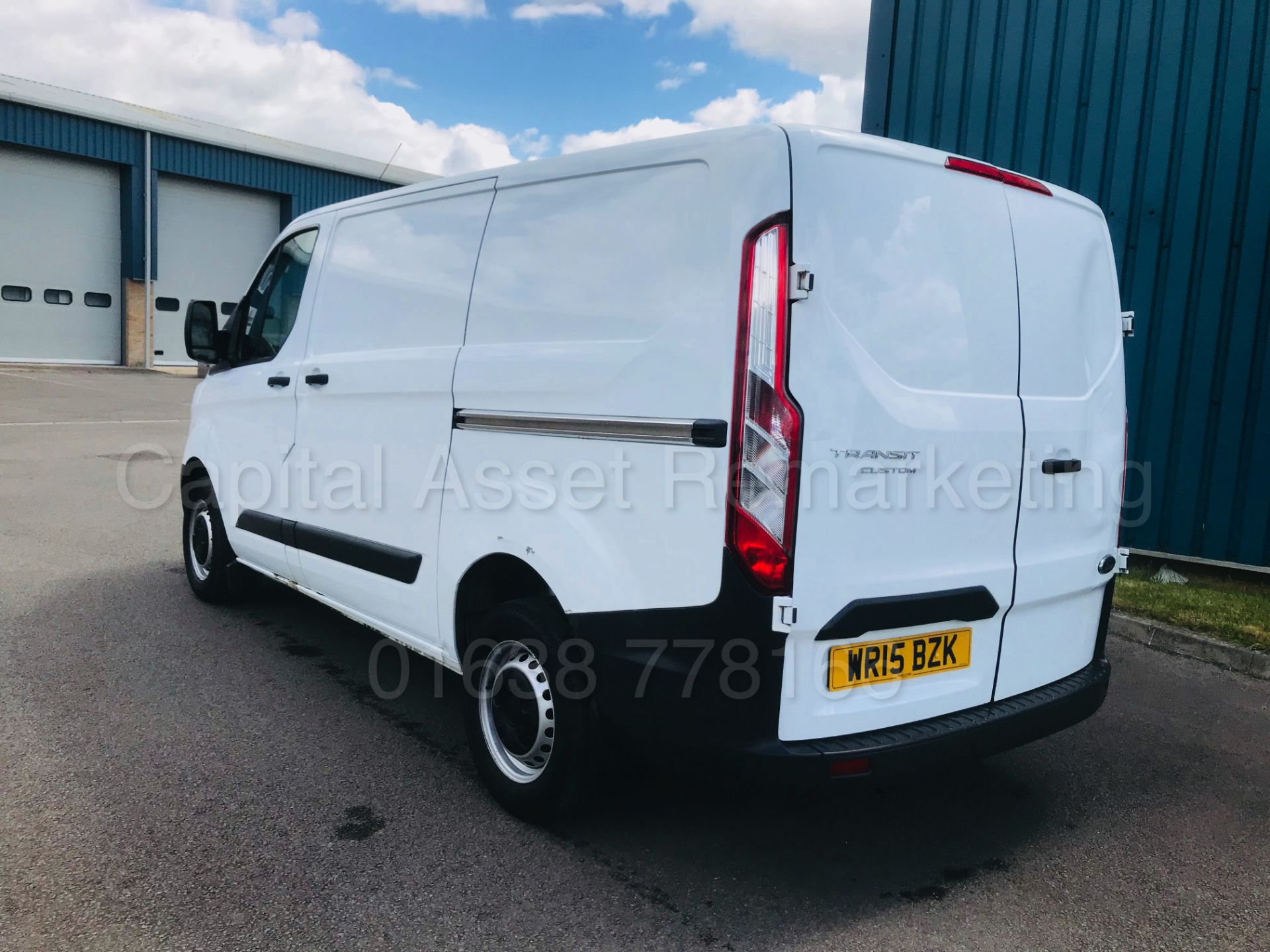 FORD TRANSIT CUSTOM 290 'ECO-TECH' **PANEL VAN** (2015) '2.2 TDCI - 100 BHP - 6 SPEED' - Image 7 of 31