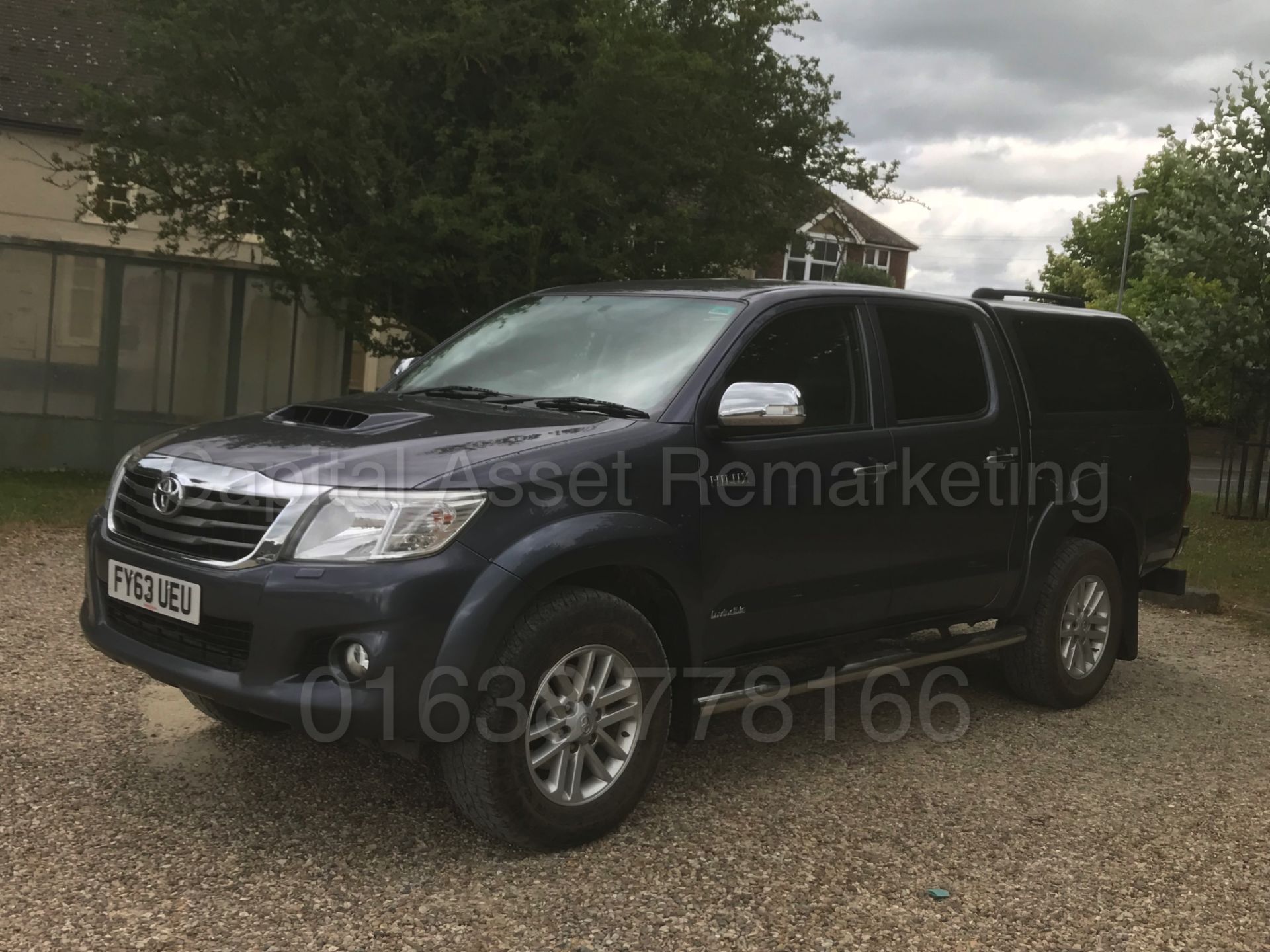 TOYOTA HILUX 'INVINCIBLE' (2014 MODEL) D/CAB PICK-UP '3.0 D-4D - AUTO - LEATHER - SAT NAV' (1 OWNER) - Image 8 of 51