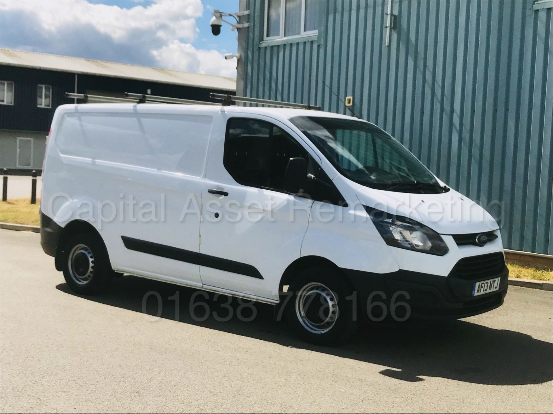 FORD TRANSIT CUSTOM 290 'ECO-TECH' **PANEL VAN** (2013 - 13 REG) '2.2 TDCI - 125 BHP - 6 SPEED' - Image 11 of 33