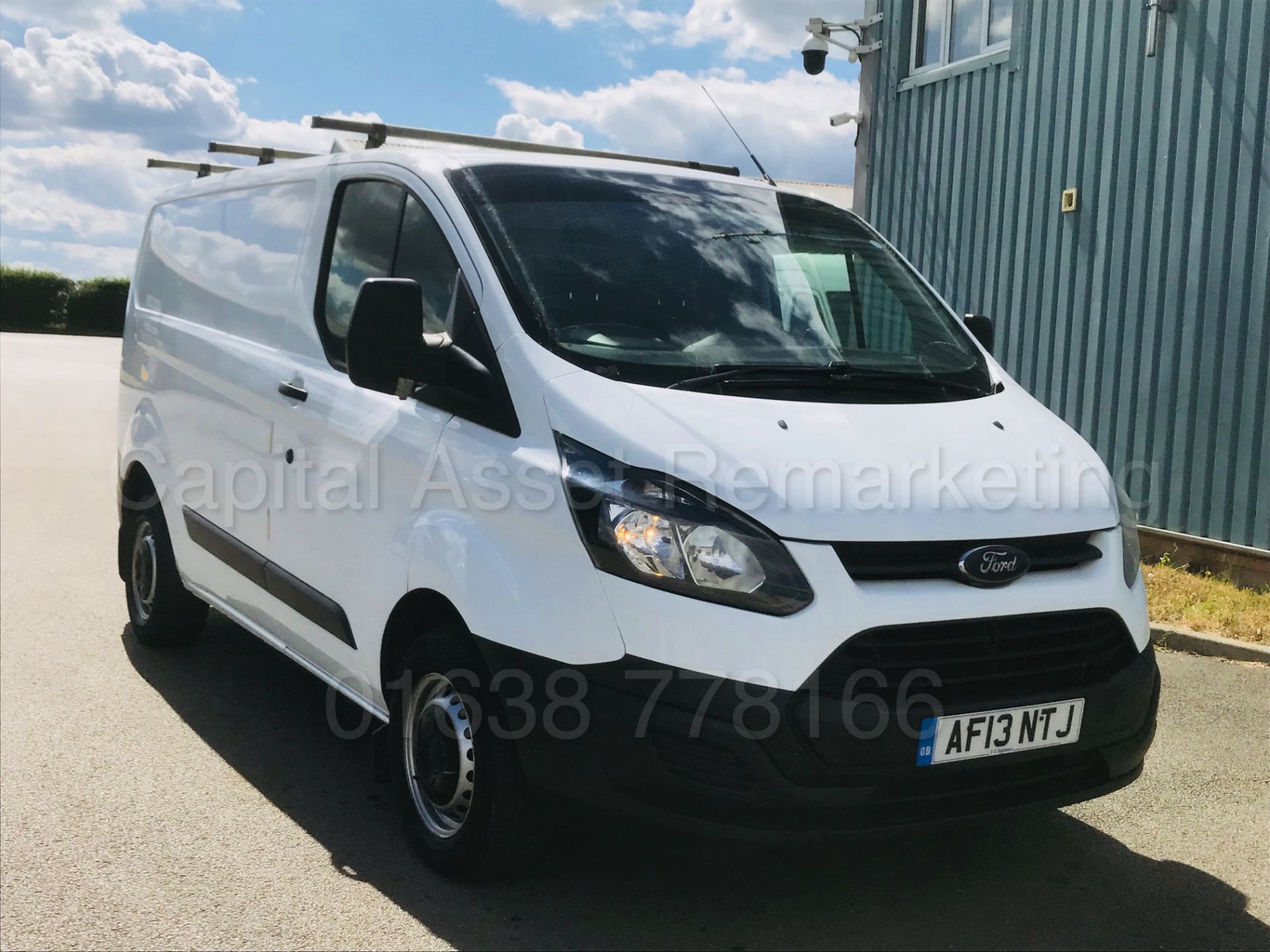 FORD TRANSIT CUSTOM 290 'ECO-TECH' **PANEL VAN** (2013 - 13 REG) '2.2 TDCI - 125 BHP - 6 SPEED' - Image 2 of 33