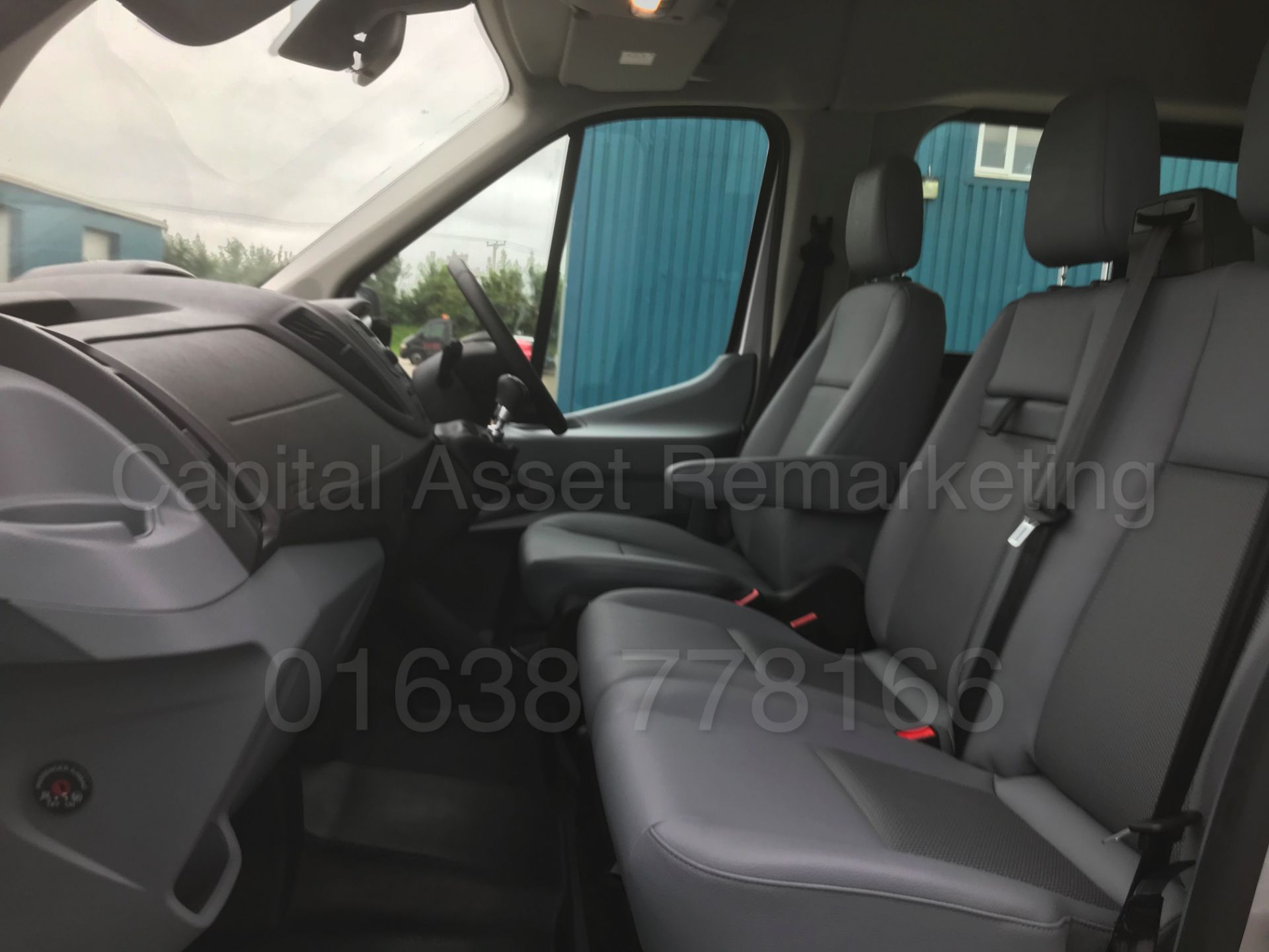 (On Sale) FORD TRANSIT LWB '15 SEATER MINI-BUS' (2018) '2.2 TDCI -125 BHP- 6 SPEED' 130 MILES ONLY ! - Bild 23 aus 50