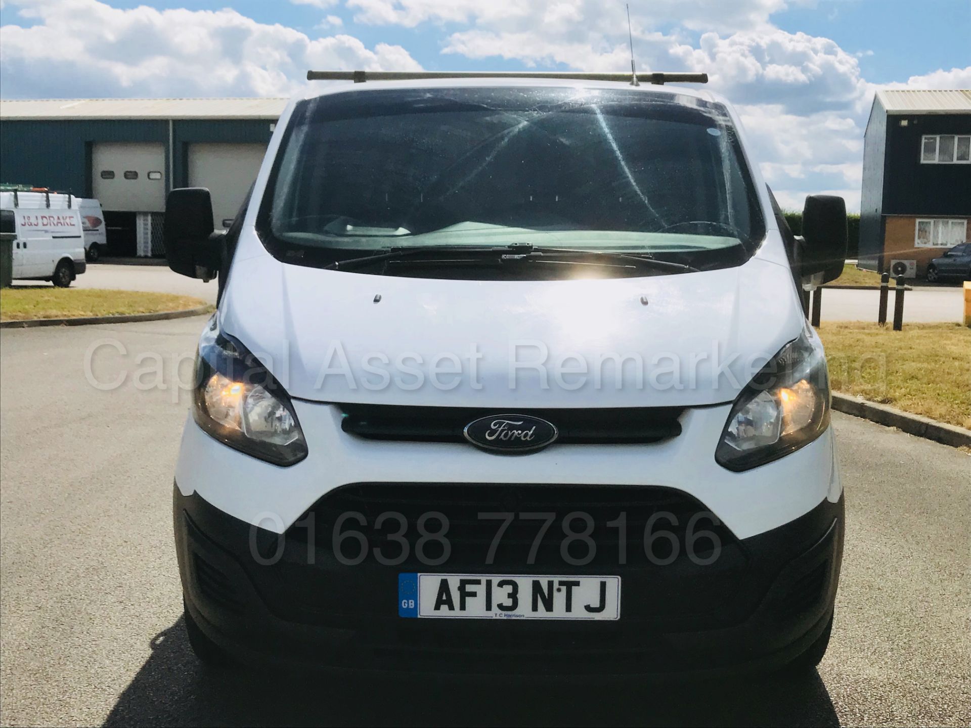 FORD TRANSIT CUSTOM 290 'ECO-TECH' **PANEL VAN** (2013 - 13 REG) '2.2 TDCI - 125 BHP - 6 SPEED' - Bild 3 aus 33