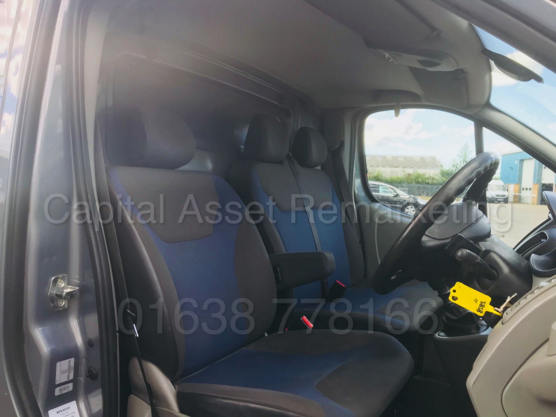 (On Sale) RENAULT TRAFIC 'SPORT EDITION' LWB (2014) '2.0 DCI - 115 BHP - 6 SPEED' *AIR CON* (NO VAT) - Image 35 of 40
