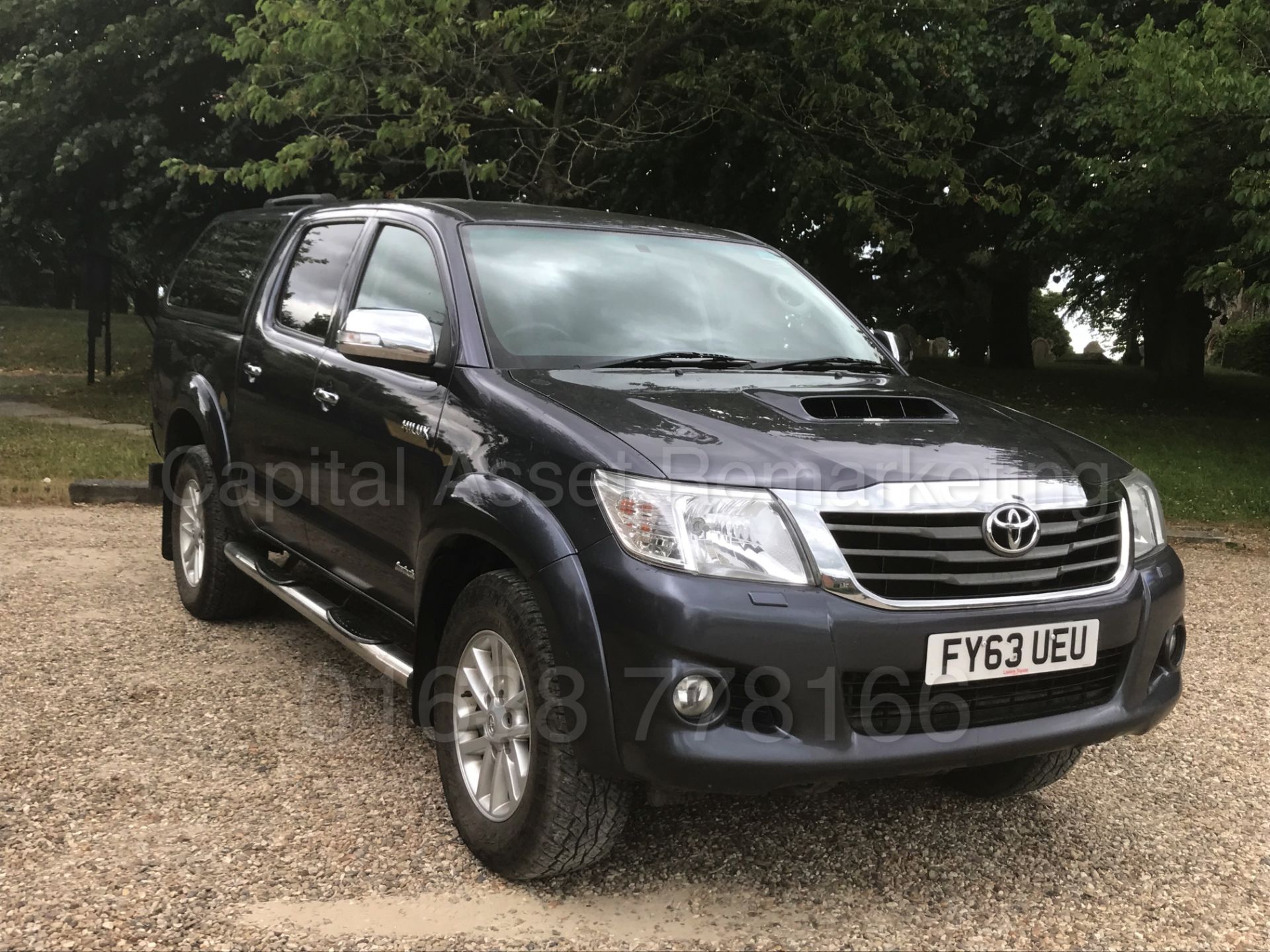 TOYOTA HILUX 'INVINCIBLE' (2014 MODEL) D/CAB PICK-UP '3.0 D-4D - AUTO - LEATHER - SAT NAV' (1 OWNER) - Image 4 of 51