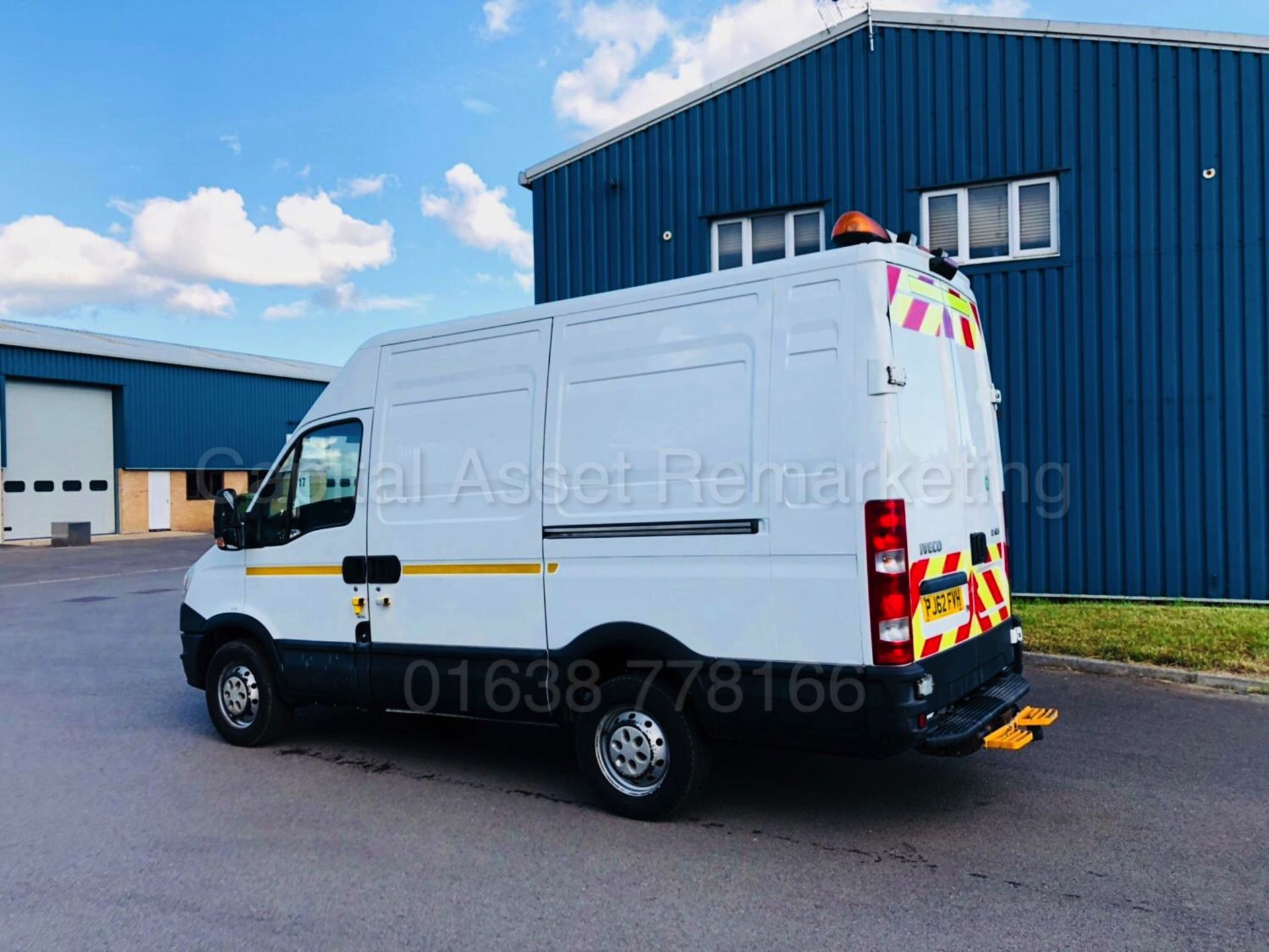 (On Sale) IVECO DAILY 35S11 'LCV - PANEL VAN' (2013 MODEL) '2.3 DIESEL - 110 BHP - 6 SPEED' - Image 7 of 32