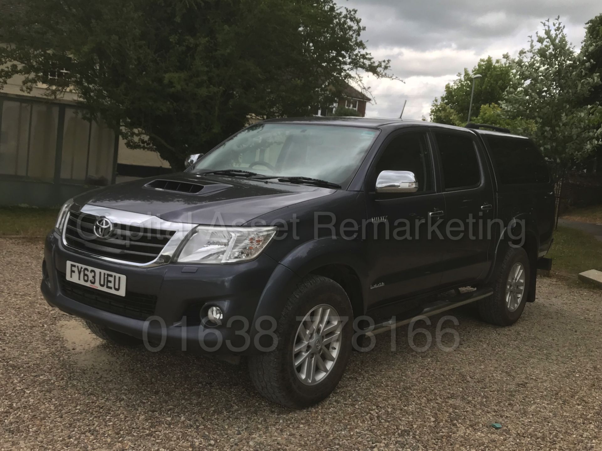 TOYOTA HILUX 'INVINCIBLE' (2014 MODEL) D/CAB PICK-UP '3.0 D-4D - AUTO - LEATHER - SAT NAV' (1 OWNER) - Image 7 of 51