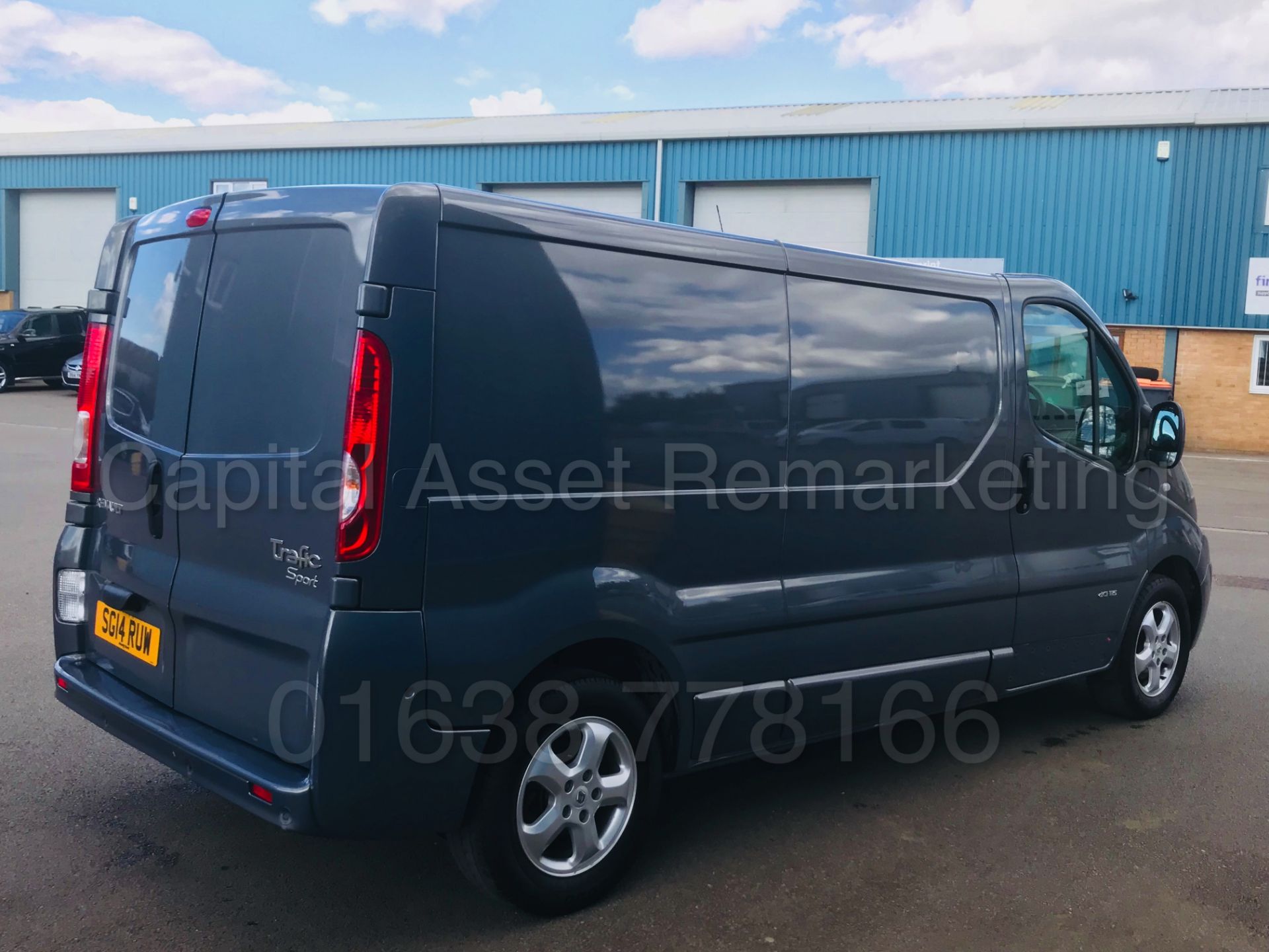 (On Sale) RENAULT TRAFIC 'SPORT EDITION' LWB (2014) '2.0 DCI - 115 BHP - 6 SPEED' *AIR CON* (NO VAT) - Image 8 of 40
