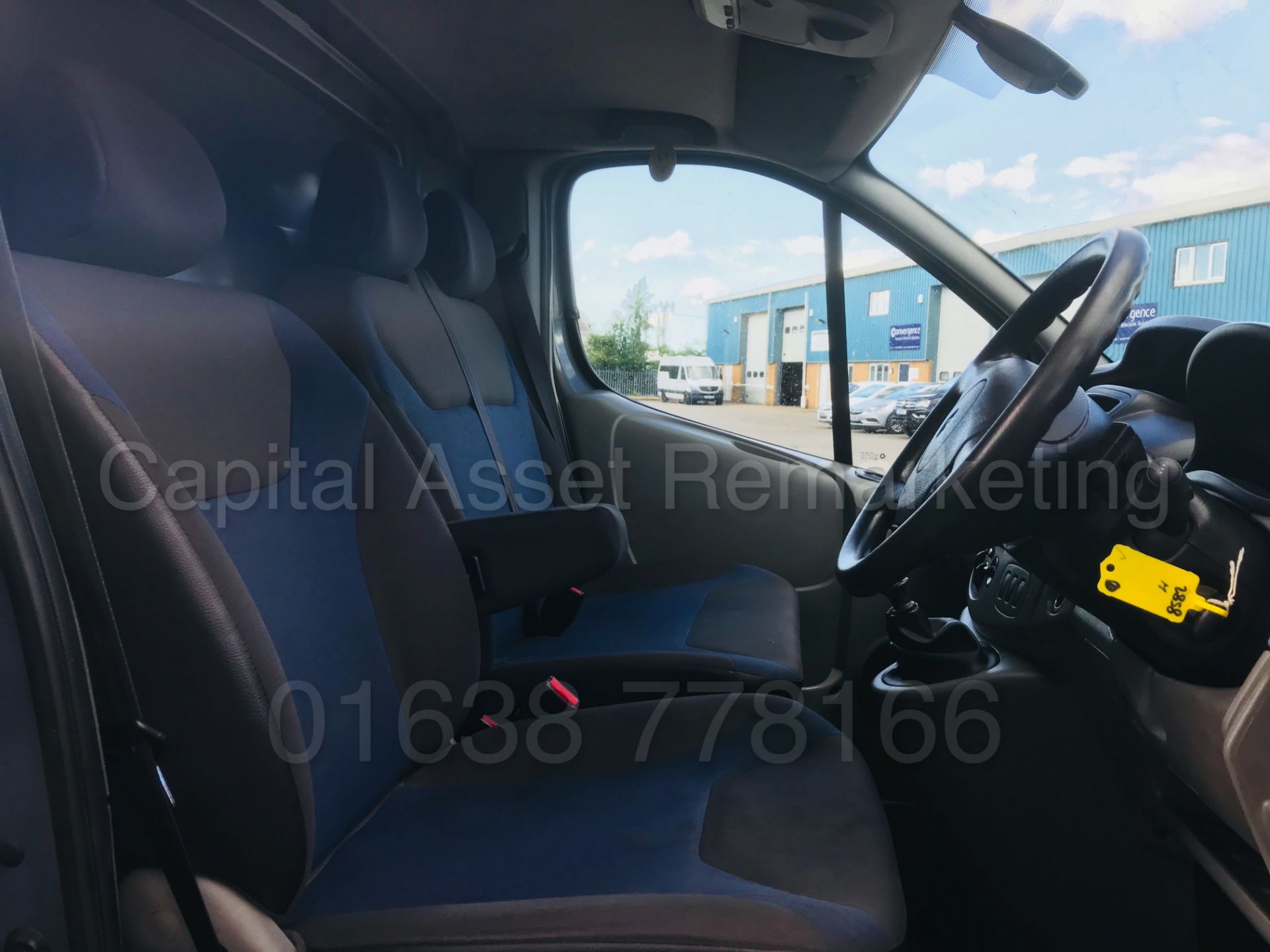 (On Sale) RENAULT TRAFIC 'SPORT EDITION' LWB (2014) '2.0 DCI - 115 BHP - 6 SPEED' *AIR CON* (NO VAT) - Image 34 of 40