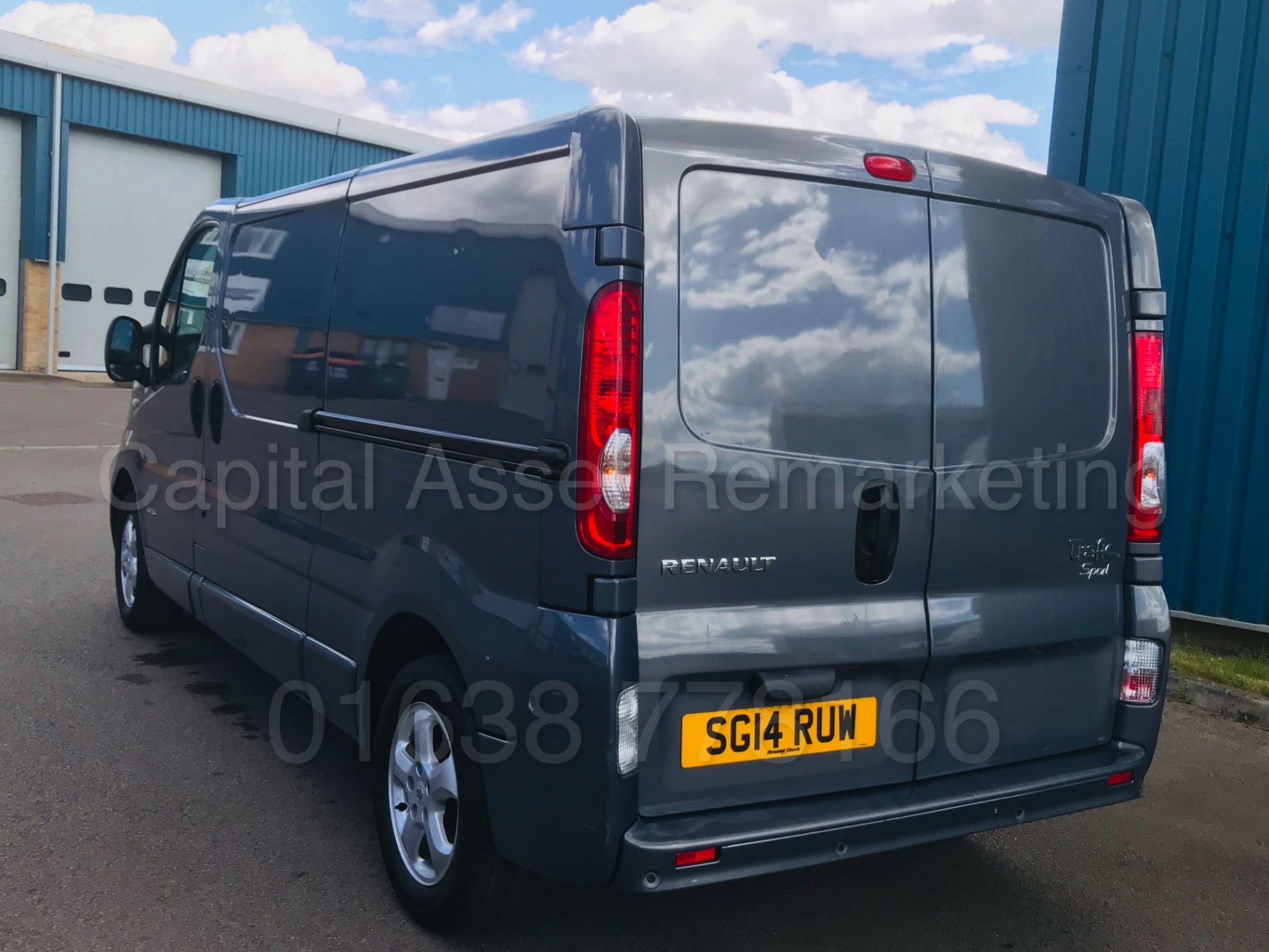 (On Sale) RENAULT TRAFIC 'SPORT EDITION' LWB (2014) '2.0 DCI - 115 BHP - 6 SPEED' *AIR CON* (NO VAT) - Image 5 of 40