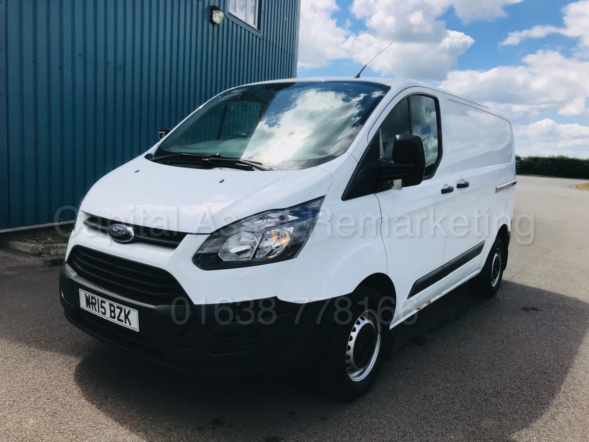 FORD TRANSIT CUSTOM 290 'ECO-TECH' **PANEL VAN** (2015) '2.2 TDCI - 100 BHP - 6 SPEED' - Image 4 of 31