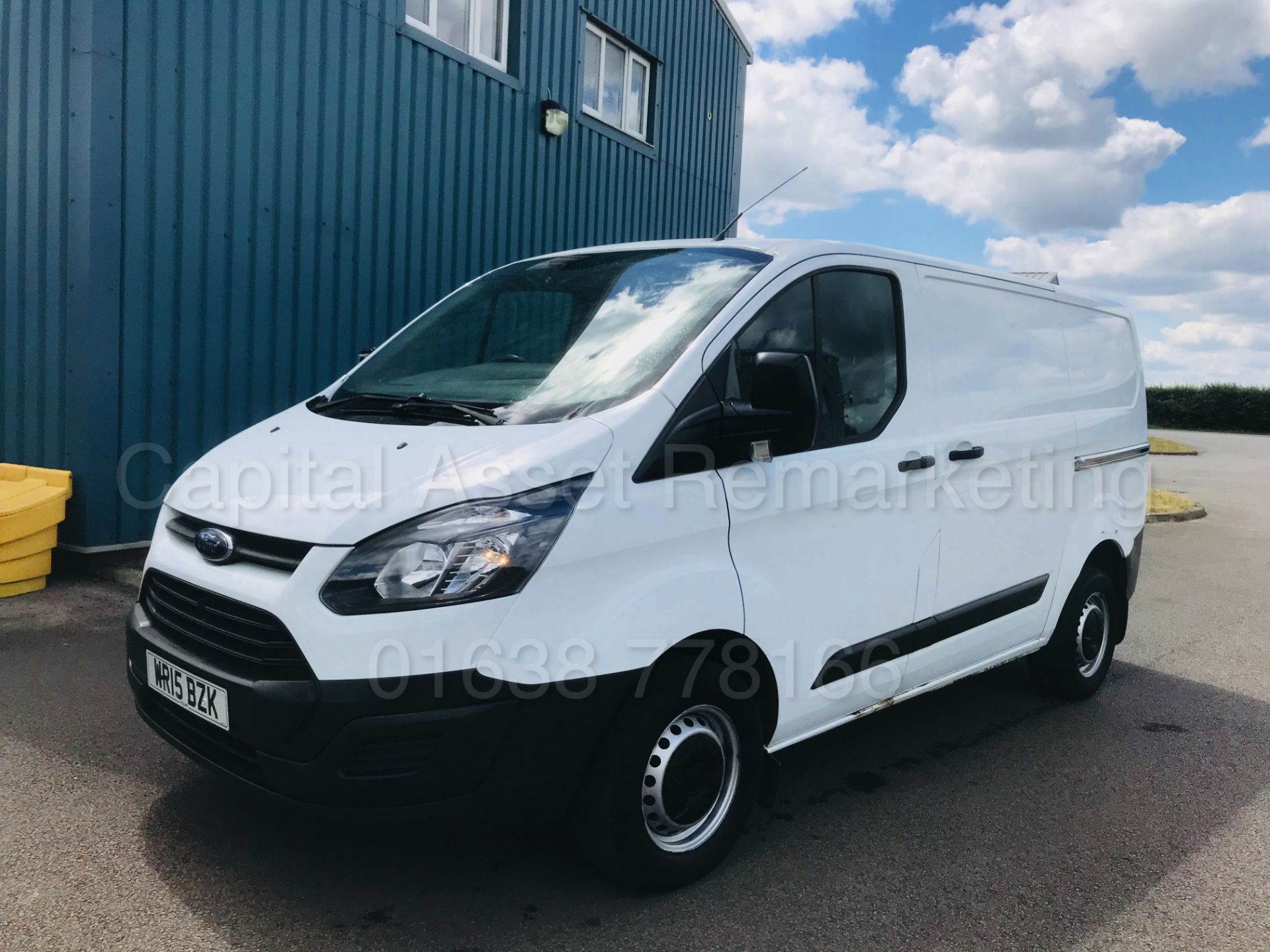 FORD TRANSIT CUSTOM 290 'ECO-TECH' **PANEL VAN** (2015) '2.2 TDCI - 100 BHP - 6 SPEED' - Image 5 of 31