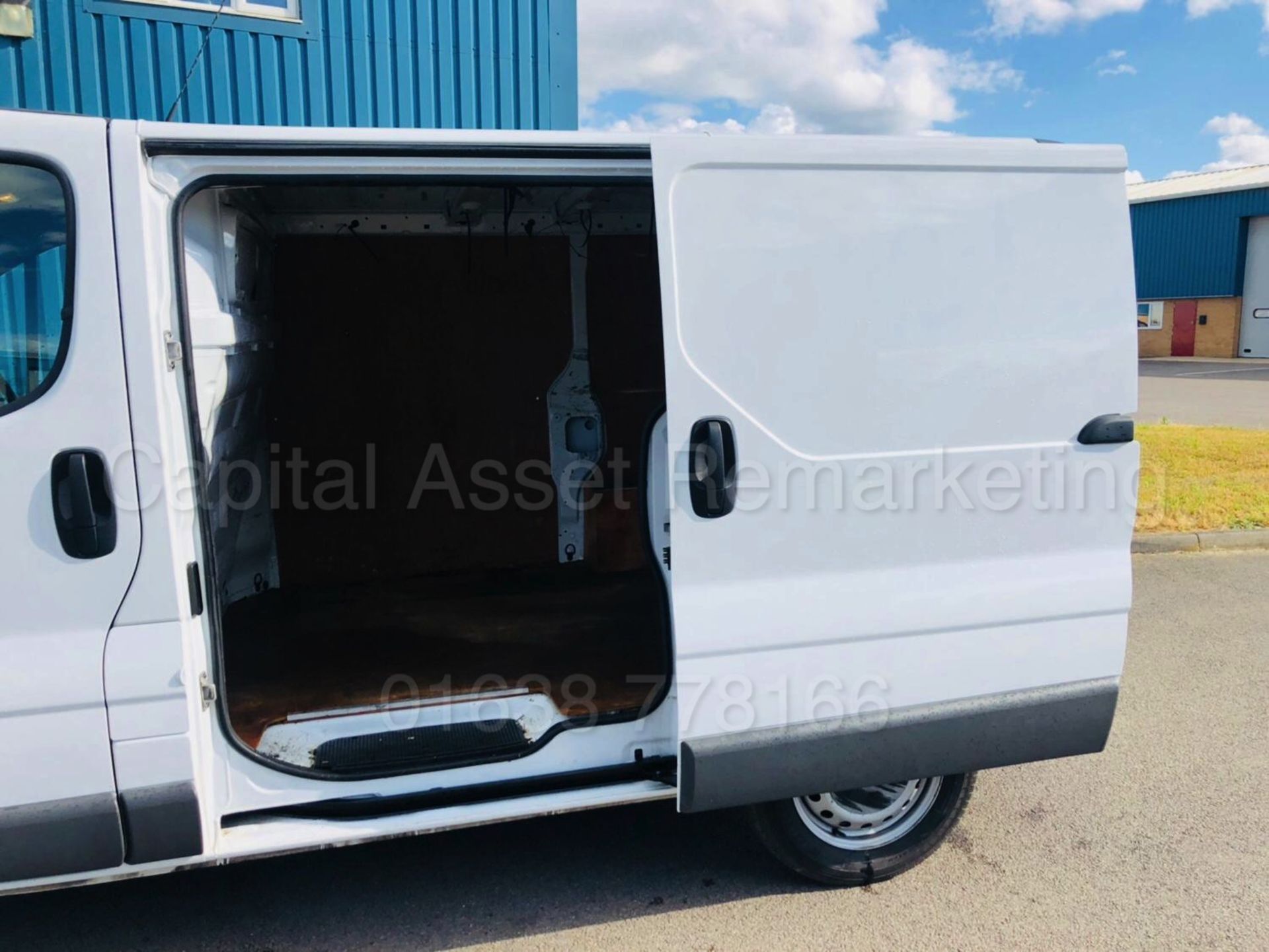 (On Sale) VAUXHALL VIVARO 2700 'SWB - PANEL VAN' (2014 MODEL) '2.0 CDTI - 115 BHP - 6 SPEED' - Image 22 of 34