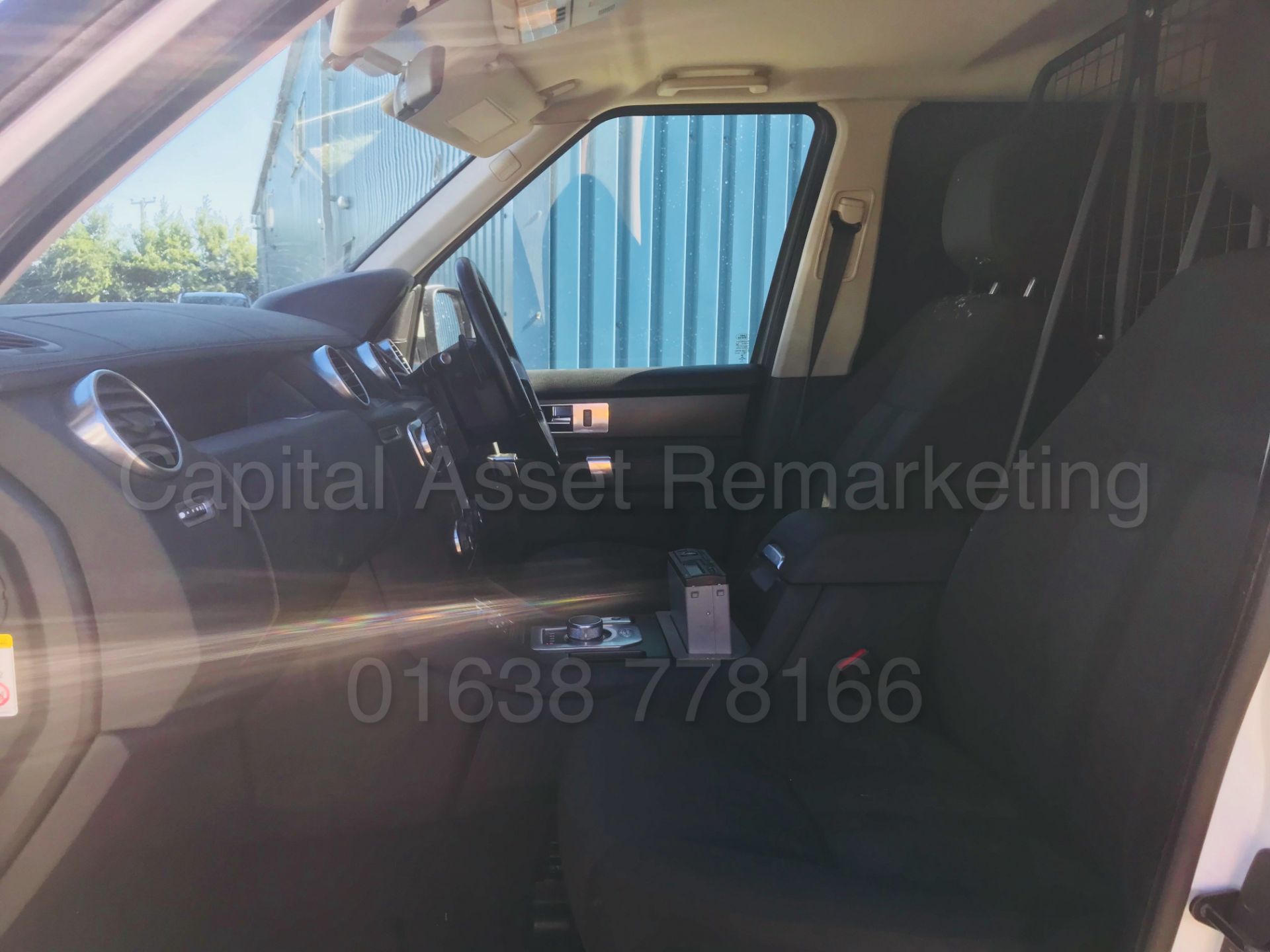 (On Sale) LAND ROVER DISCOVERY 4 **COMMERCIAL VAN**(2013 - 13 REG) '3.0 TDV6 - 210 BHP - AUTO' - Image 19 of 38