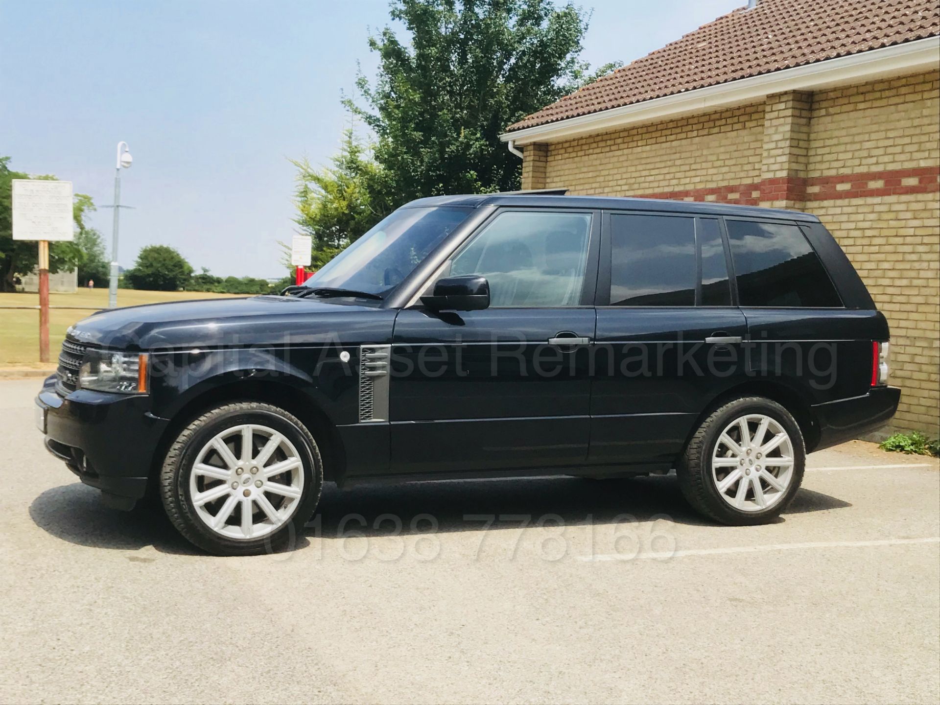 (On Sale) RANGE ROVER VOGUE SE (2011) 'TDV8 -8 SPEED AUTO' **FULLY LOADED** (1 OWNER - FULL HISTORY) - Image 4 of 60