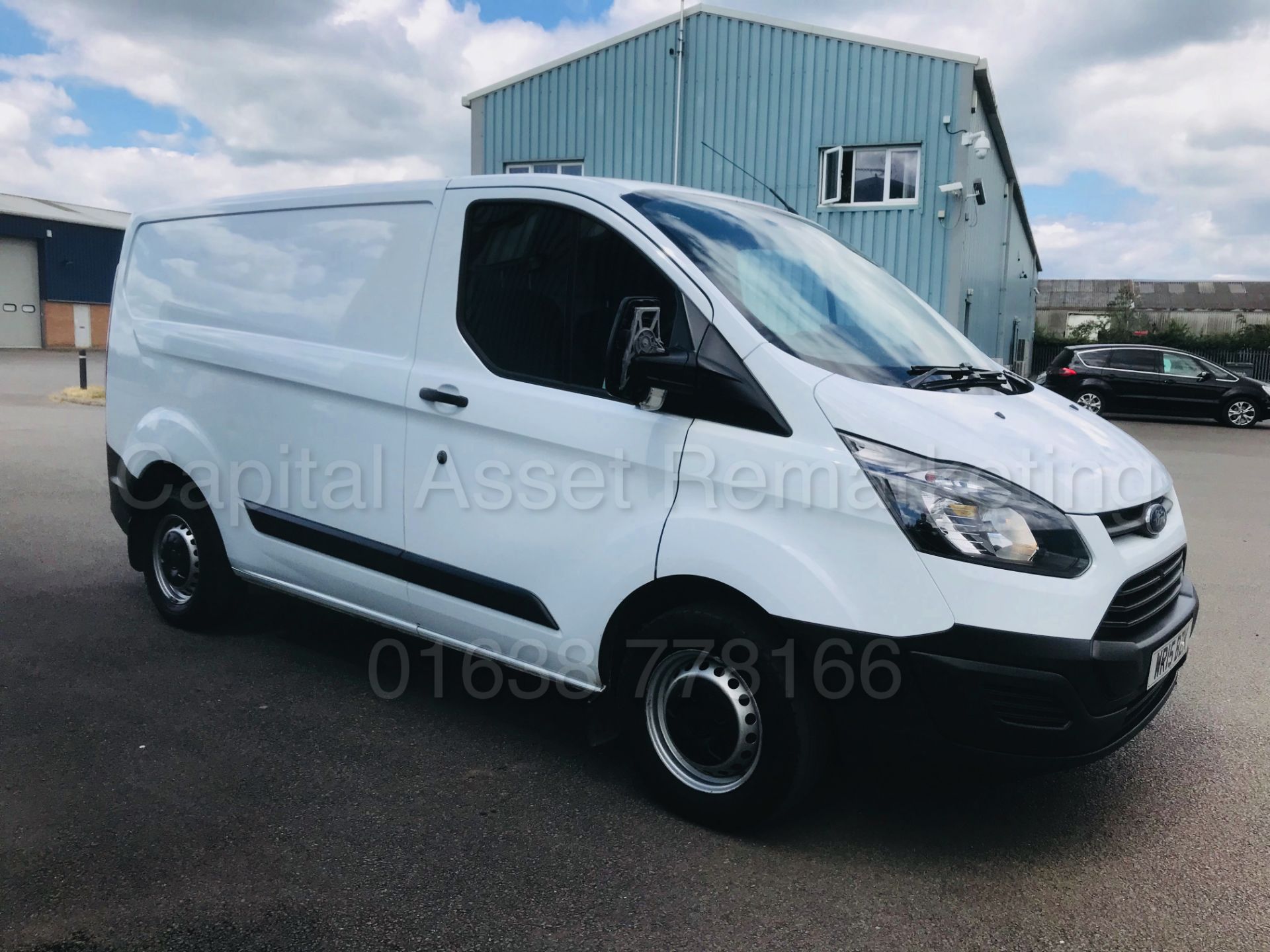 FORD TRANSIT CUSTOM 290 'ECO-TECH' **PANEL VAN** (2015) '2.2 TDCI - 100 BHP - 6 SPEED' - Image 7 of 31