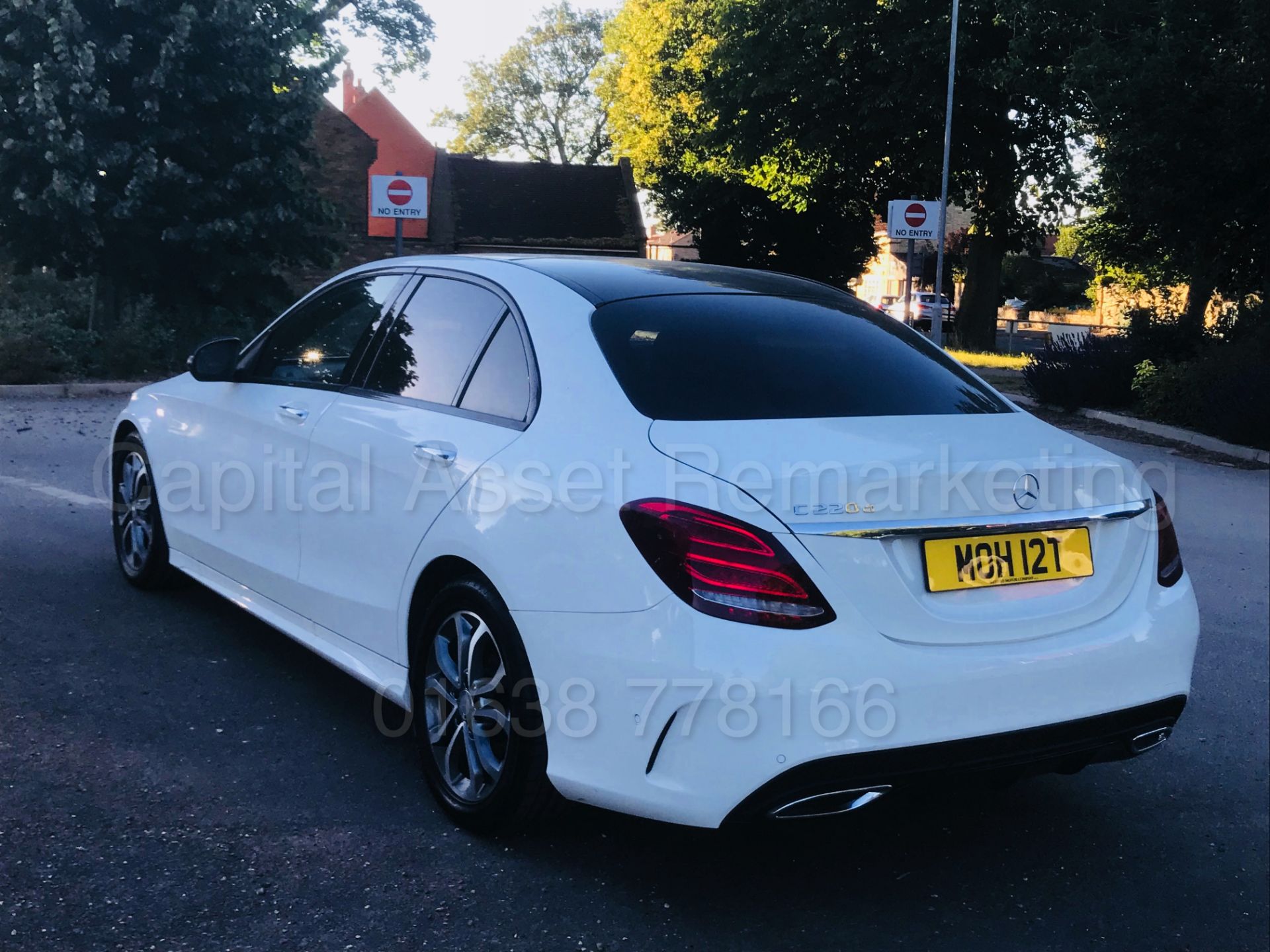 (On Sale) MERCEDES-BENZ C220D 'AMG LINE - PREMIUM' (2017- 67 REG) '9-G TRONIC AUTO - NAV - PAN ROOF' - Image 11 of 58