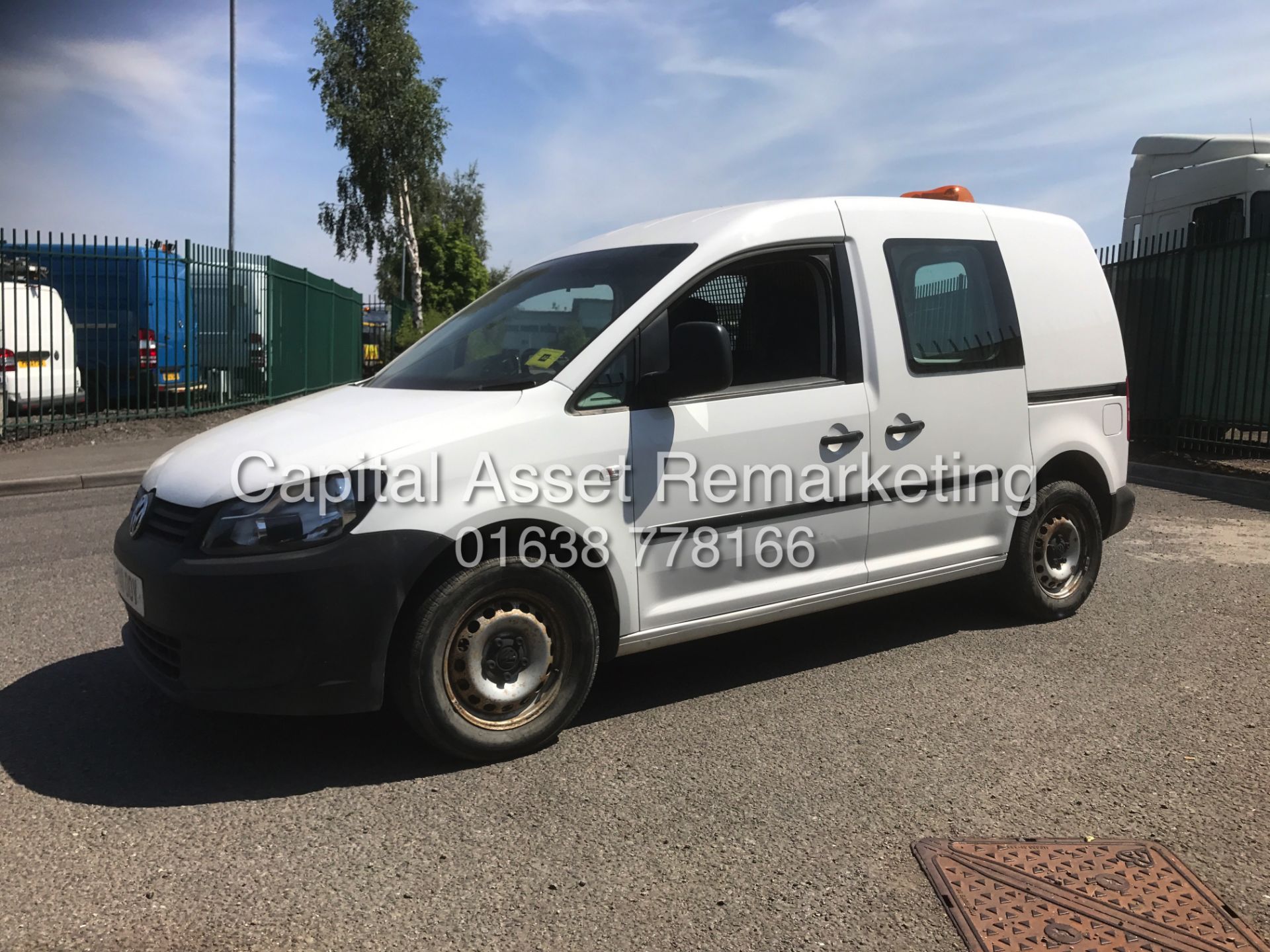 On Sale VOLKSWAGEN CADDY 1.6TDI C20 COMBI VAN (11 REG - NEW SHAPE) TWIN SIDE DOORS - ELEC PACK - - Image 3 of 16