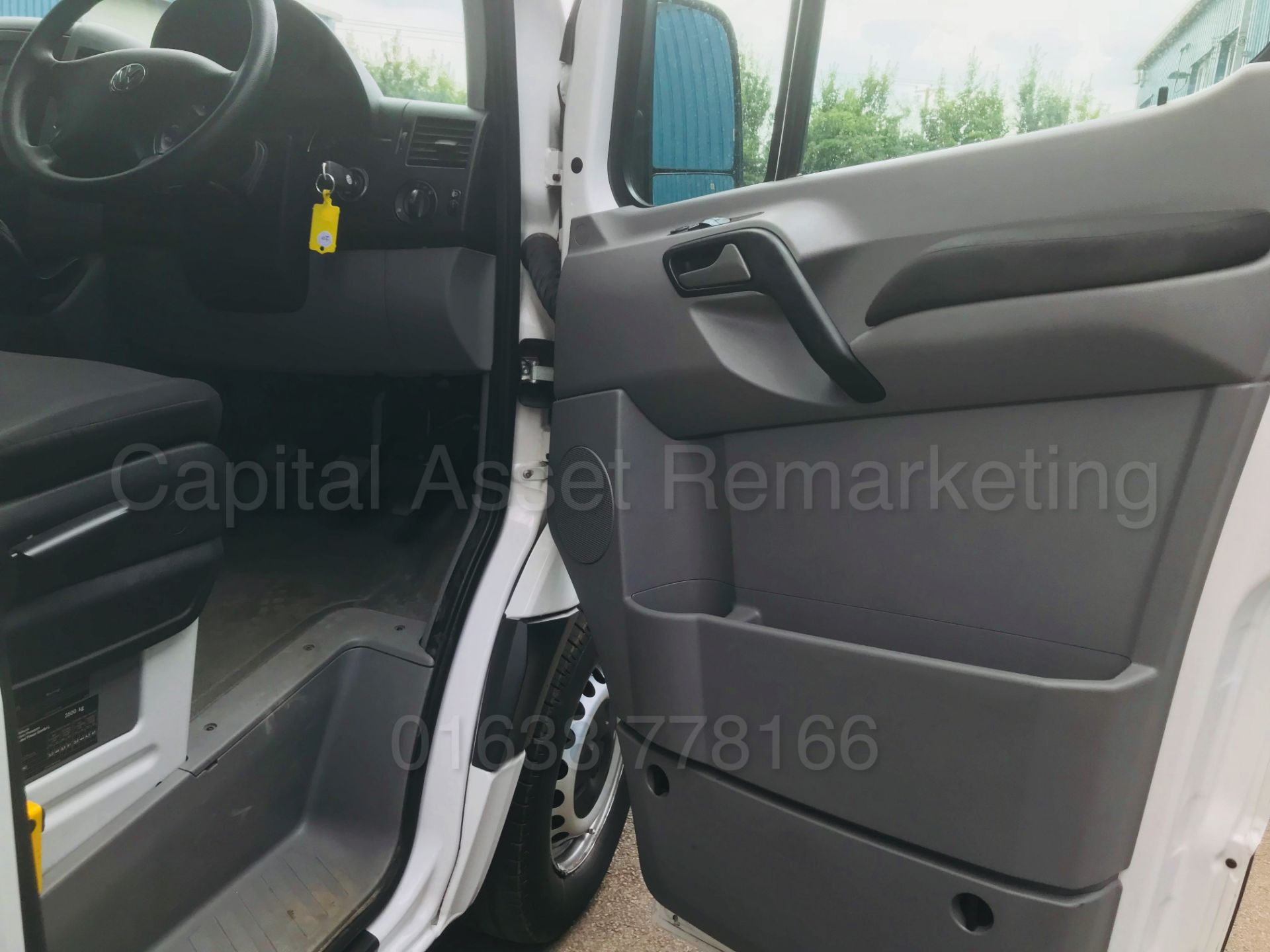 (On Sale) VOLKSWAGEN CRAFTER CR35 'LWB - LUTON' (2016) '2.0 TDI - 136 BHP - 6 SPEED' **TAIL-LIFT** - Image 26 of 36