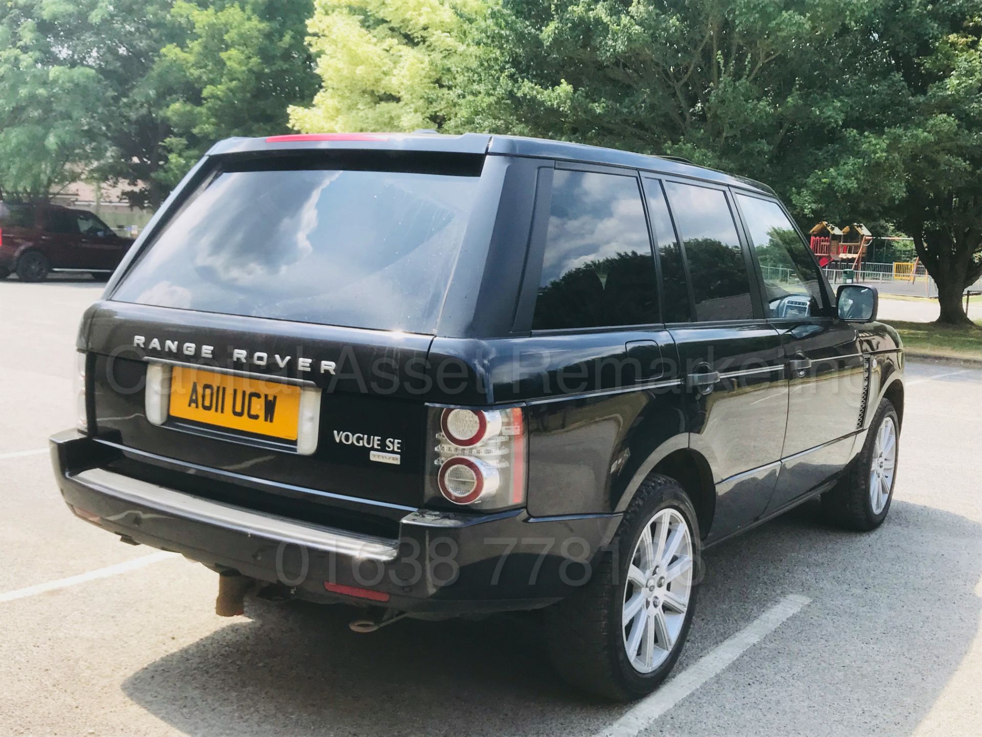 (On Sale) RANGE ROVER VOGUE SE (2011) 'TDV8 -8 SPEED AUTO' **FULLY LOADED** (1 OWNER - FULL HISTORY) - Image 8 of 60