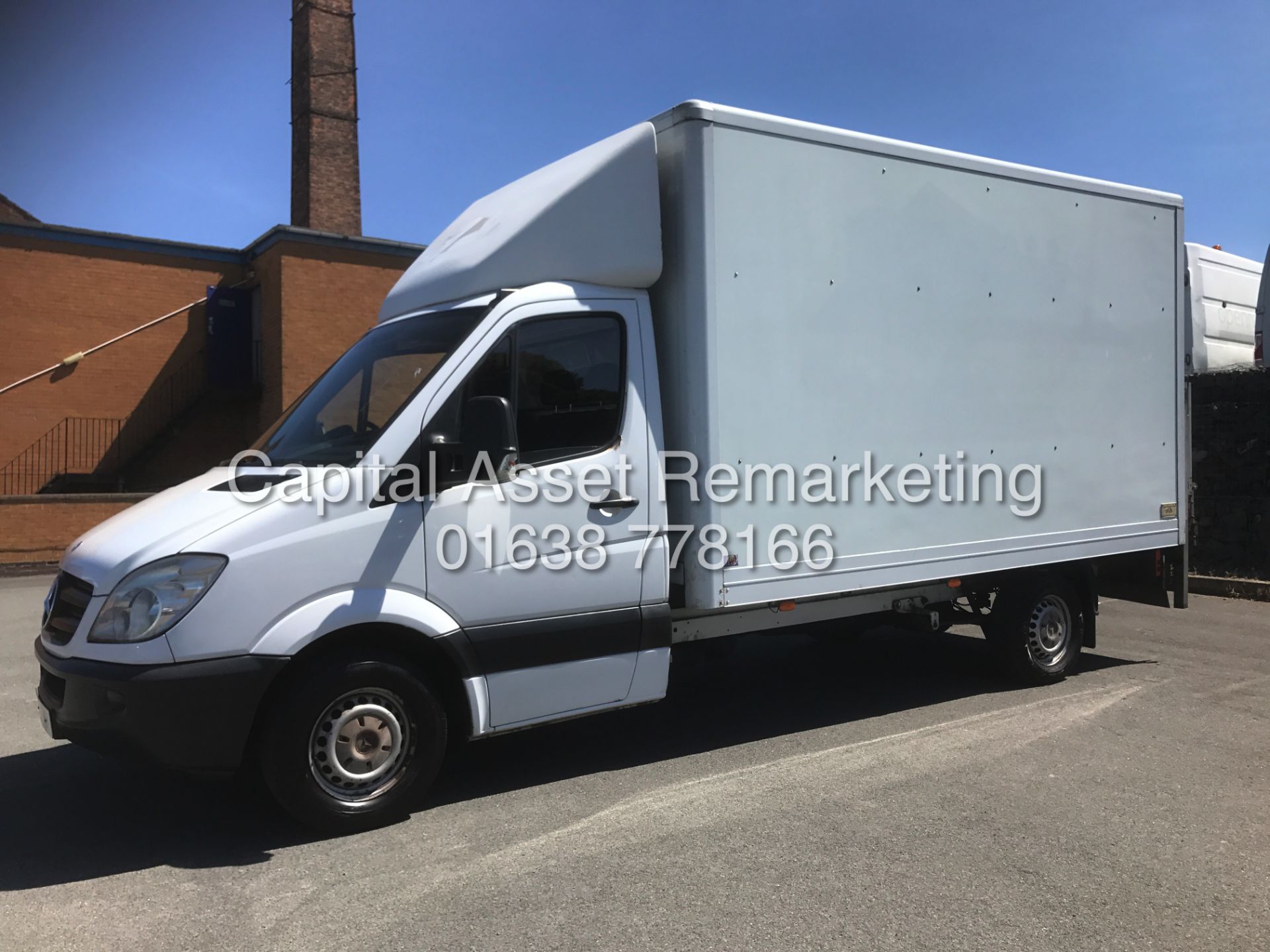 On Sale MERCEDES SPRINTER 313CDI LWB LUTON BOX VAN-10 REG 14 FOOT BODY-ELECTRIC TAIL LIFT - Image 2 of 12