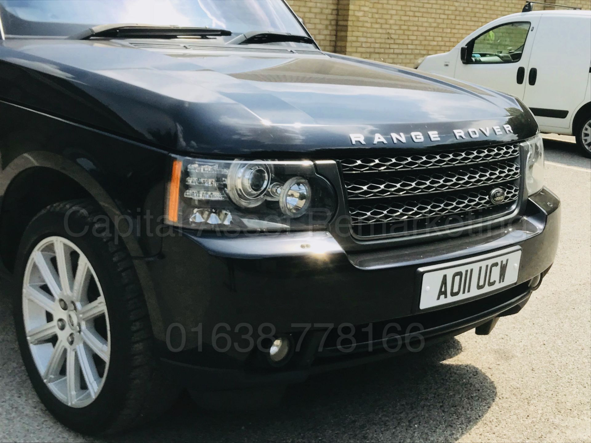 (On Sale) RANGE ROVER VOGUE SE (2011) 'TDV8 -8 SPEED AUTO' **FULLY LOADED** (1 OWNER - FULL HISTORY) - Image 16 of 60