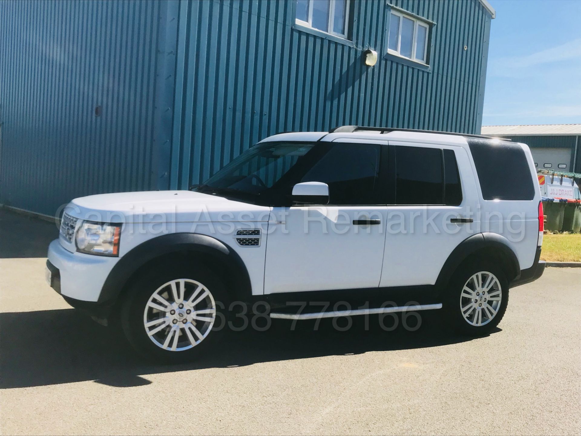 (On Sale) LAND ROVER DISCOVERY 4 **COMMERCIAL VAN**(2013 - 13 REG) '3.0 TDV6 - 210 BHP - AUTO' - Image 8 of 38