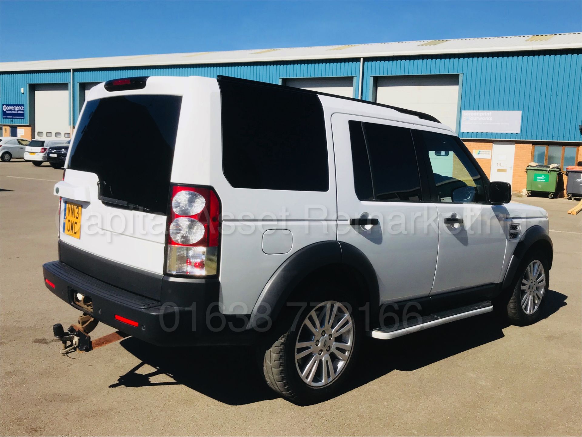 (On Sale) LAND ROVER DISCOVERY 4 **COMMERCIAL VAN**(2013 - 13 REG) '3.0 TDV6 - 210 BHP - AUTO' - Image 12 of 38