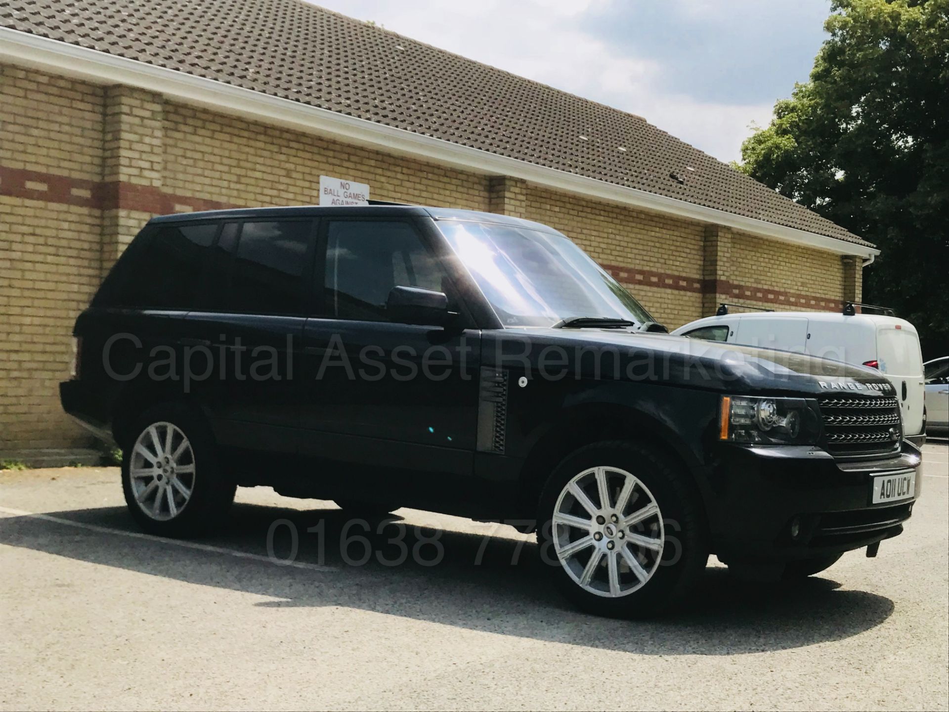(On Sale) RANGE ROVER VOGUE SE (2011) 'TDV8 -8 SPEED AUTO' **FULLY LOADED** (1 OWNER - FULL HISTORY) - Image 13 of 60