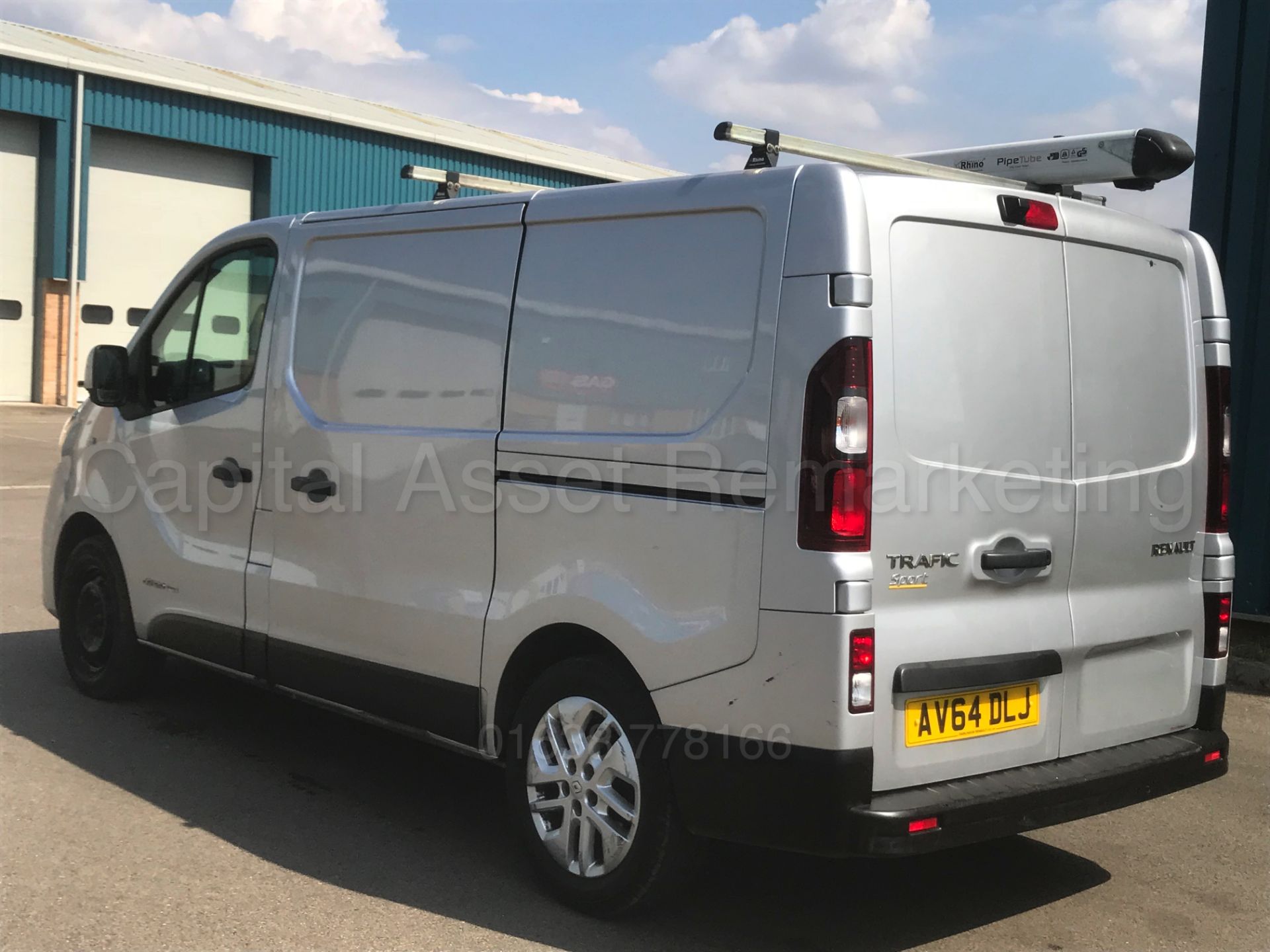 (On Sale) RENAULT TRAFIC *SPORT EDITION* (2015) '1.6 DCI -120 BHP - 6 SPEED' *SAT NAV - STOP/START* - Image 7 of 38